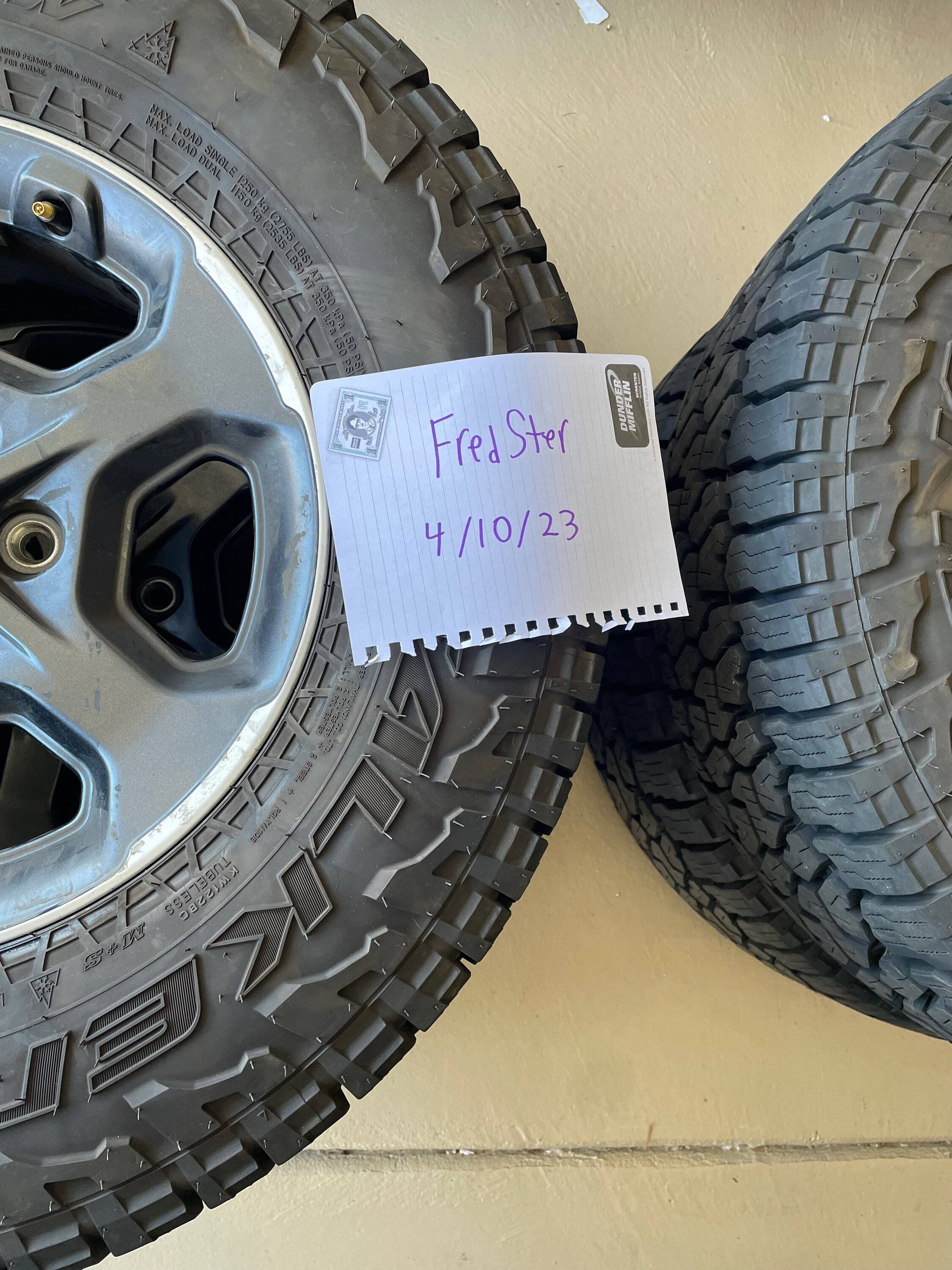 Jeep Gladiator 2023 Rubicon takeoff wheels and tires IMG_4853