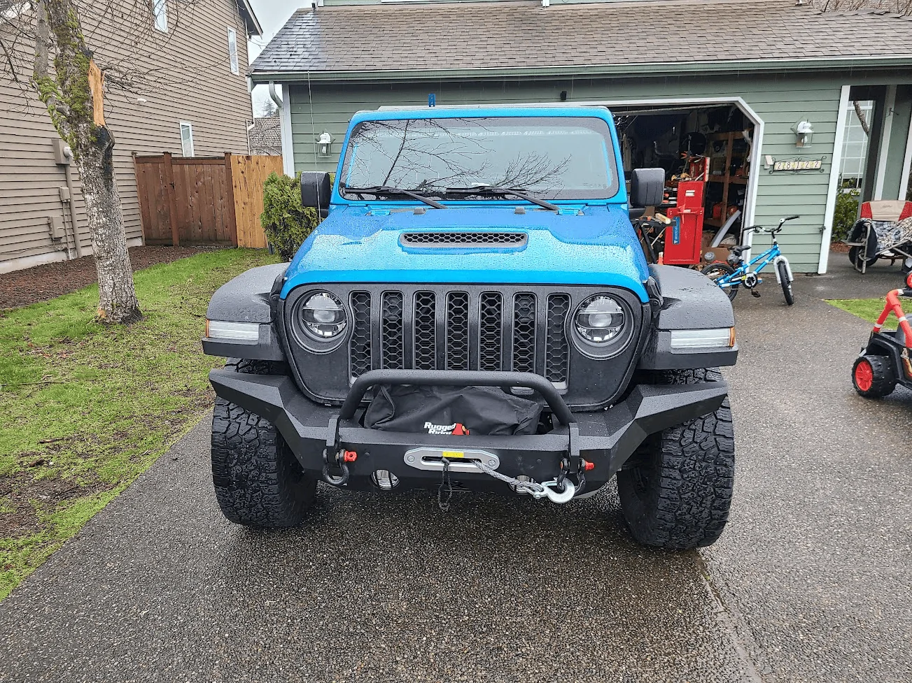 Jeep Gladiator Got my new bumper on 1681167512981