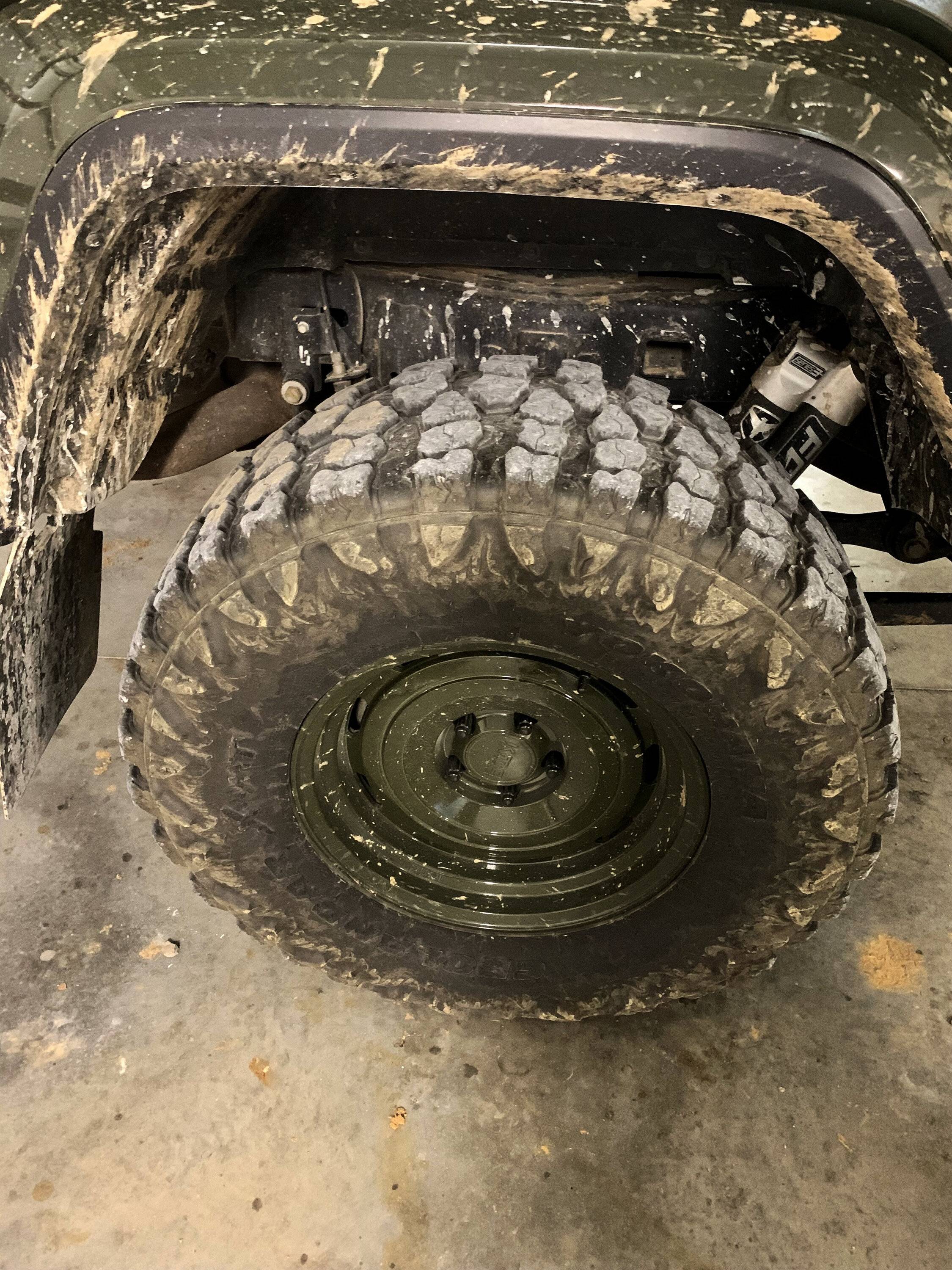 Jeep Gladiator KMC Roswell Wheels > Powder Coating Sarge Green wheel