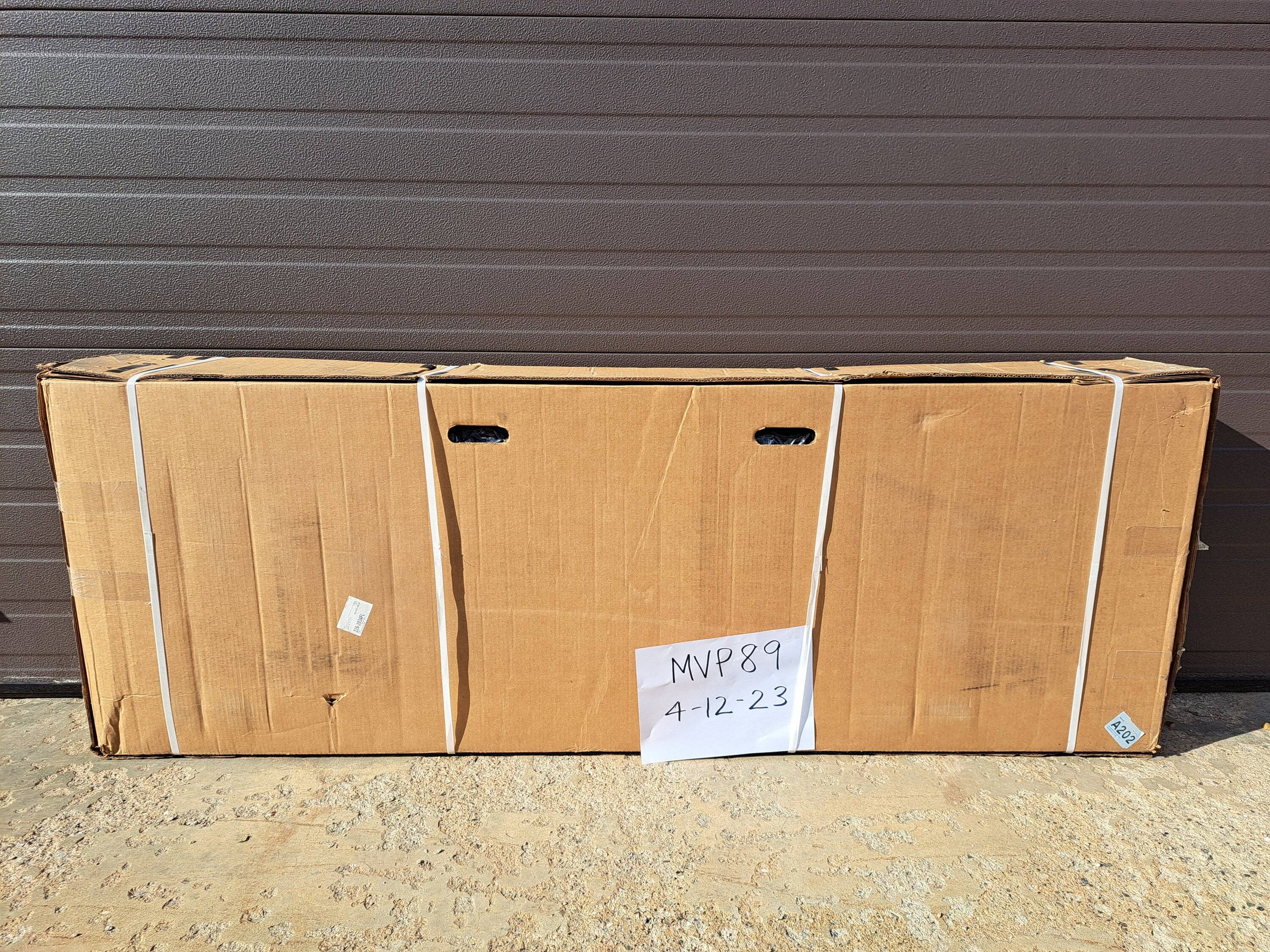 Jeep Gladiator Rugged Ridge Armis Hard Folding Tonneau Cover New in Box tonneau box pic back