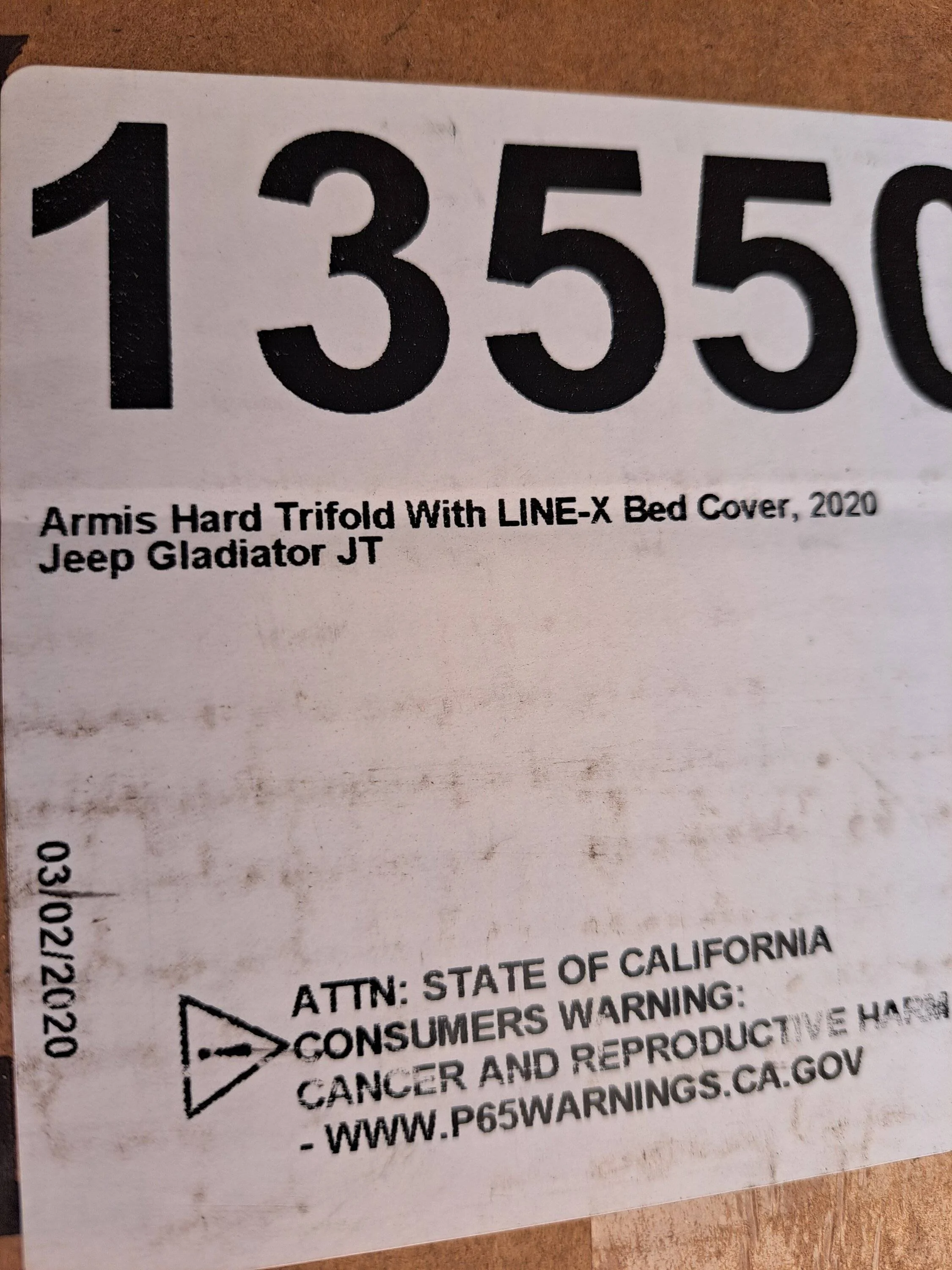 Jeep Gladiator Rugged Ridge Armis Hard Folding Tonneau Cover New in Box tonneau box label rotated