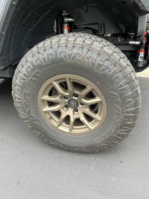 Jeep Gladiator 35x11.5x17 Tires - Maxxis Razr AT (Brea, CA) IMG_4011
