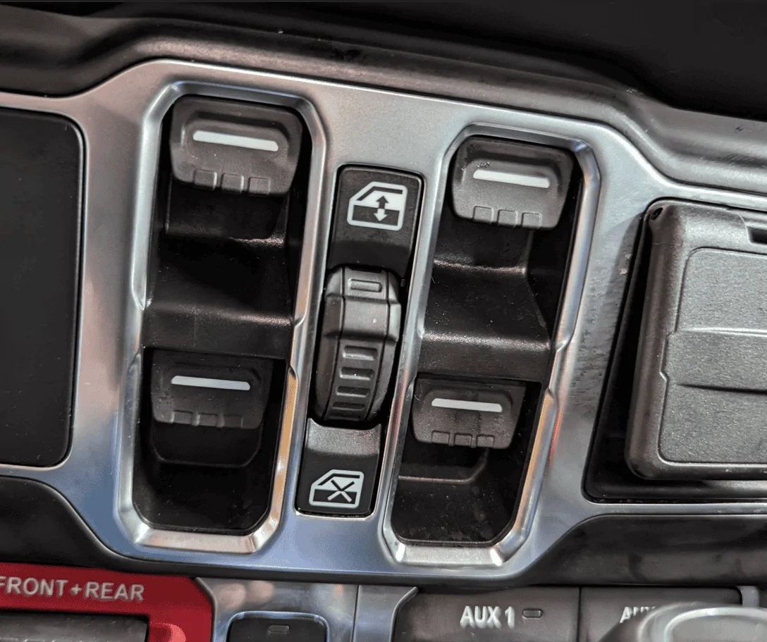 Jeep Gladiator Replacement window switches - that are DIFFERENT ?? 1681339112265