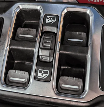 Jeep Gladiator Replacement window switches - that are DIFFERENT ?? 1681345409661