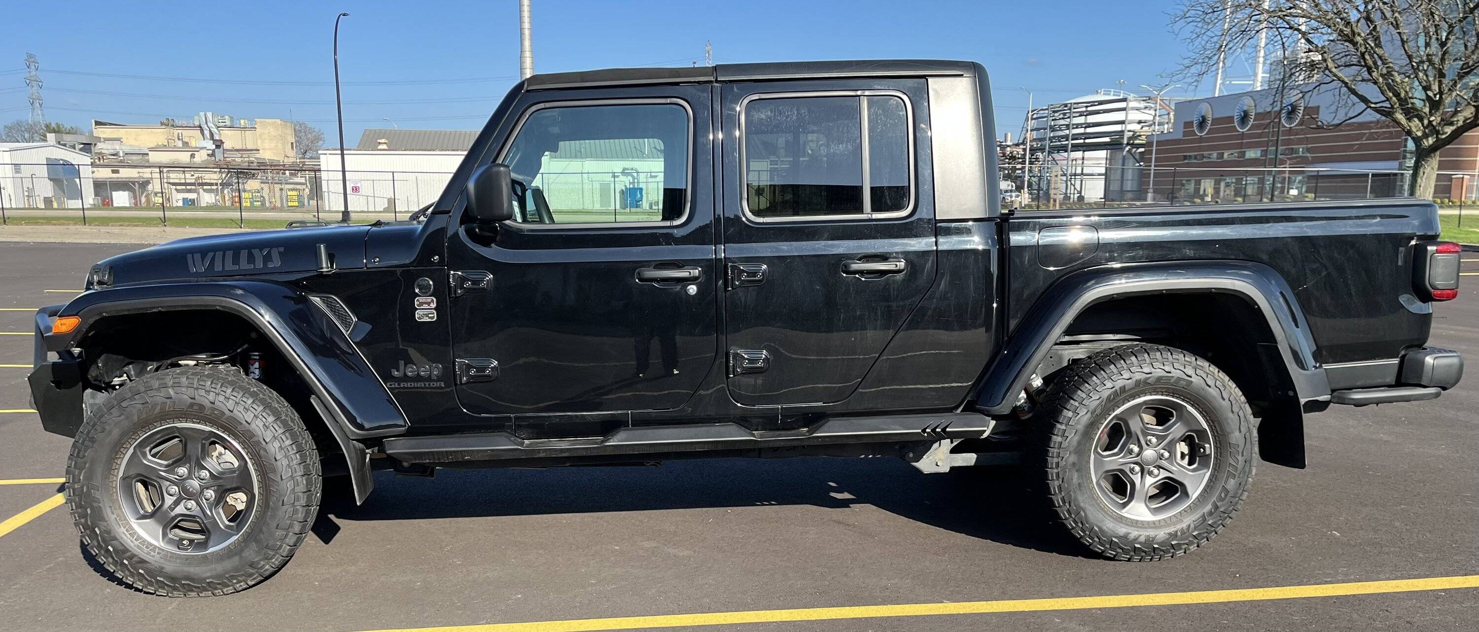 Jeep Gladiator WILLYS Edition Gladiator JT Club 4D883E3E-518C-4FDB-8B50-24F5153A6424