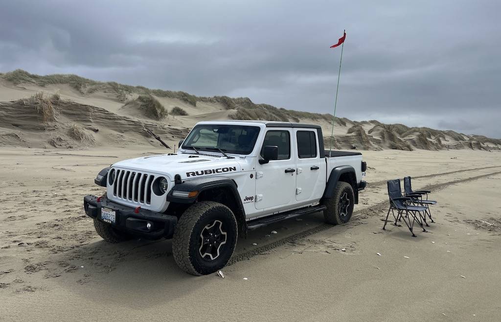 Jeep Gladiator Oregon Coast - South Jetty at the Oregon Dunes IMG_3043