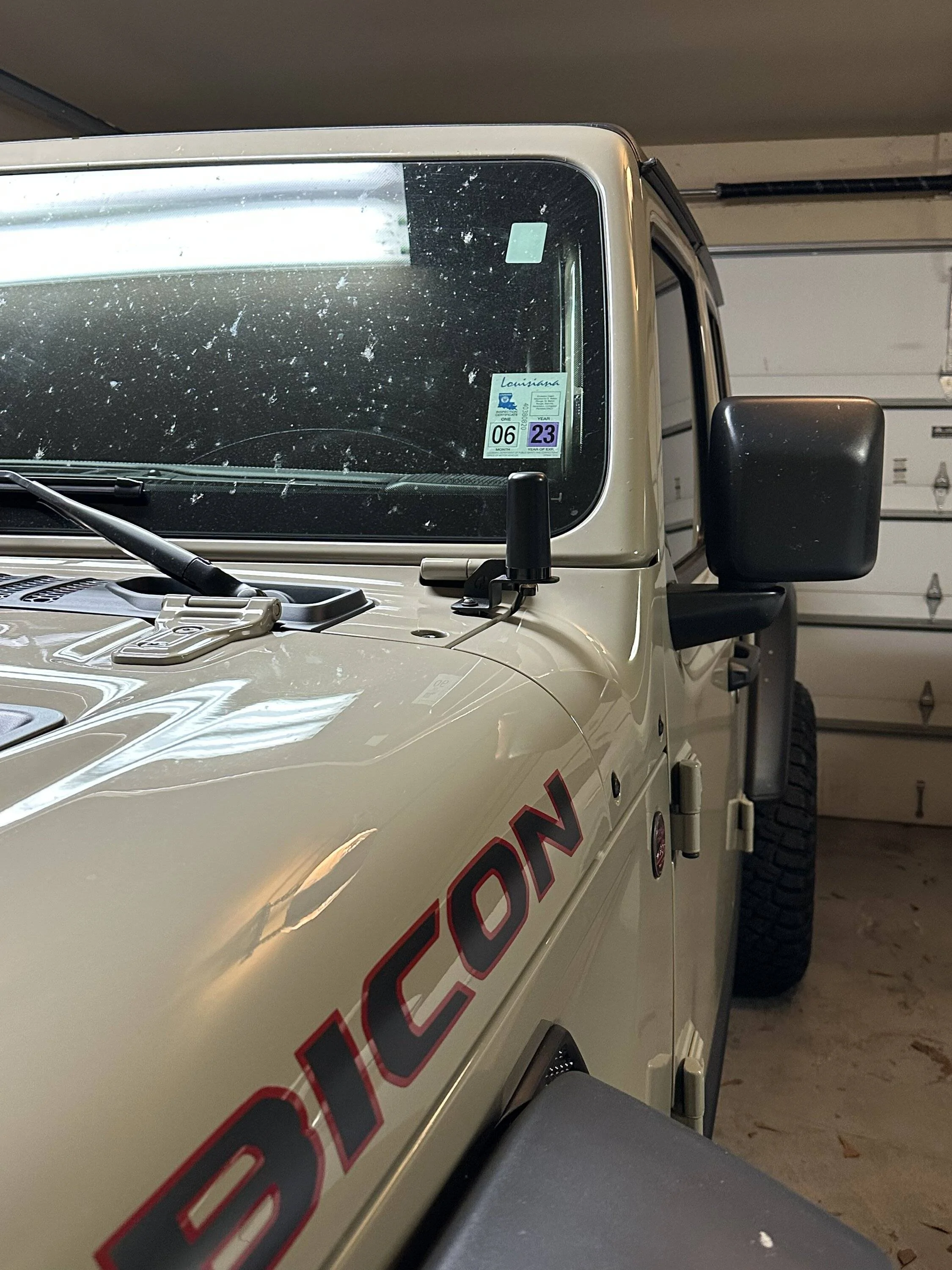 Jeep Gladiator Midland 575 GMRS Install 0BD9671B-2C03-493E-BA06-45A13A64CAA0
