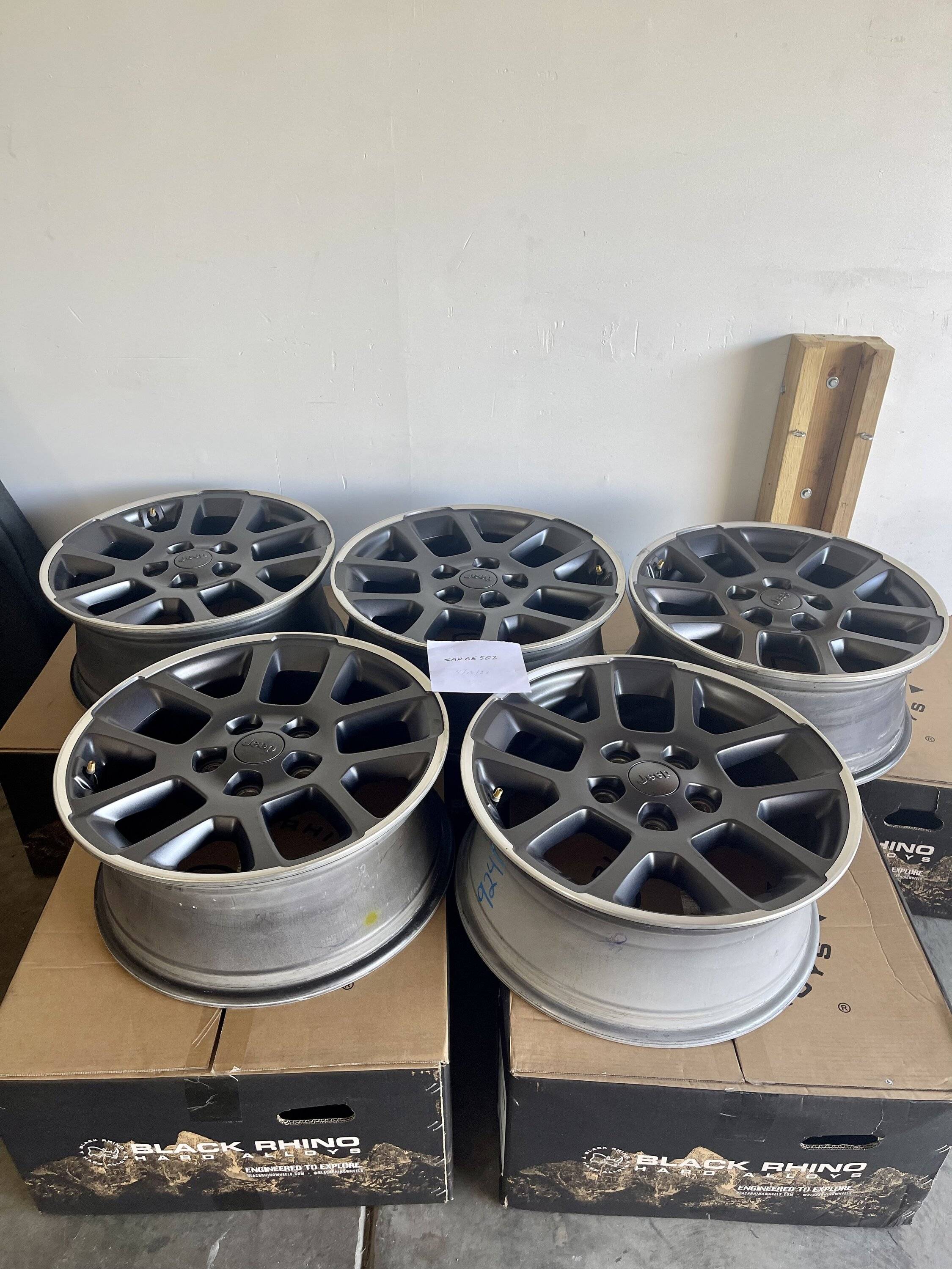 Jeep Gladiator Set of (5) 18" Overland Wheels $200 CFCFF4EF-EB78-4853-8E79-0210B2A6A6AF