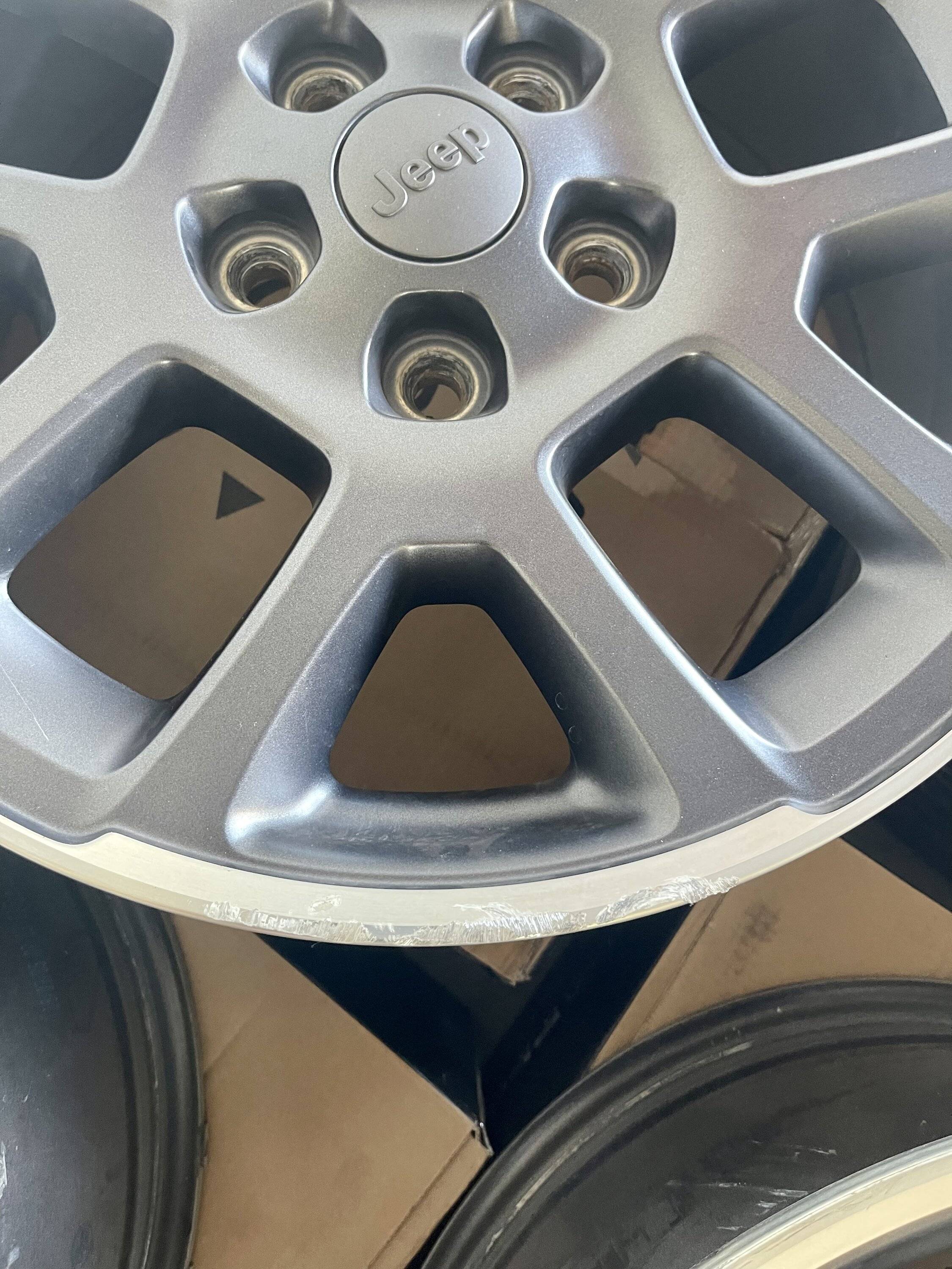 Jeep Gladiator Set of (5) 18" Overland Wheels $200 D6879319-8B58-44EF-9D52-FDFBE72AD08A