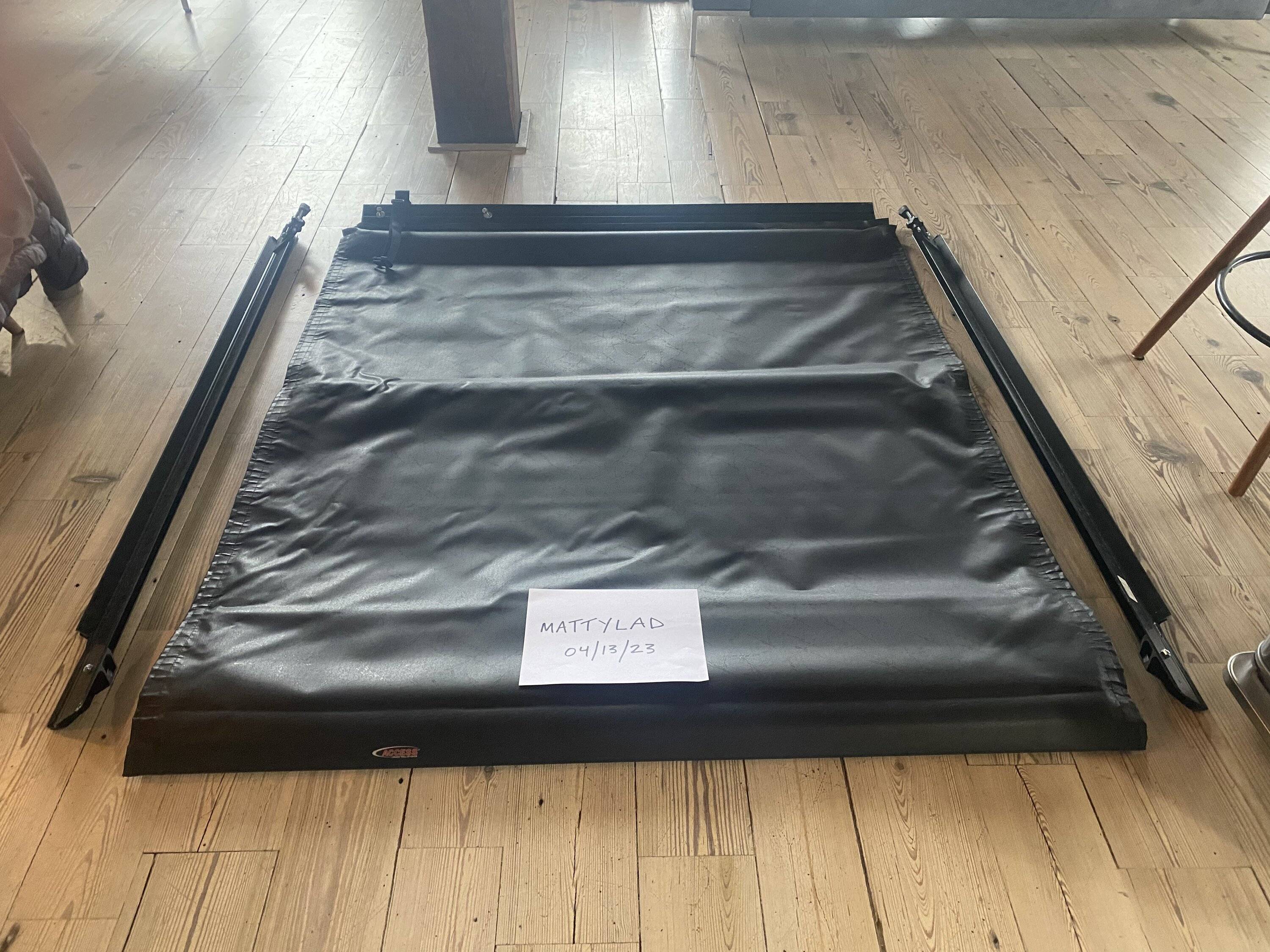 Jeep Gladiator Access Laredo Tonneau cover 5A95D643-3232-40E2-B93A-DCEC24B03985