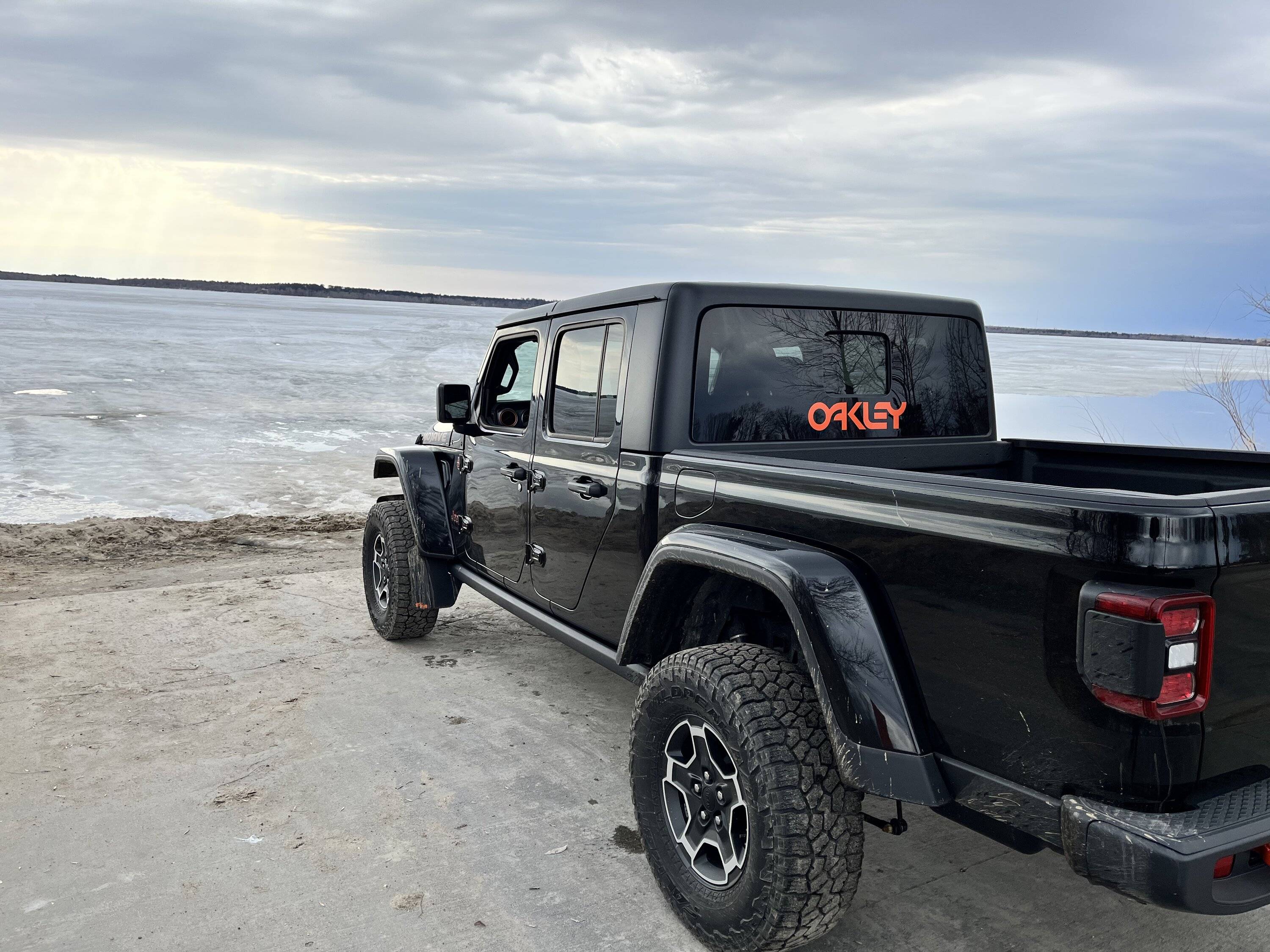 Jeep Gladiator Gladiator Glamour Shots 67DD2FCF-0EF2-49D2-855F-1466820D240A