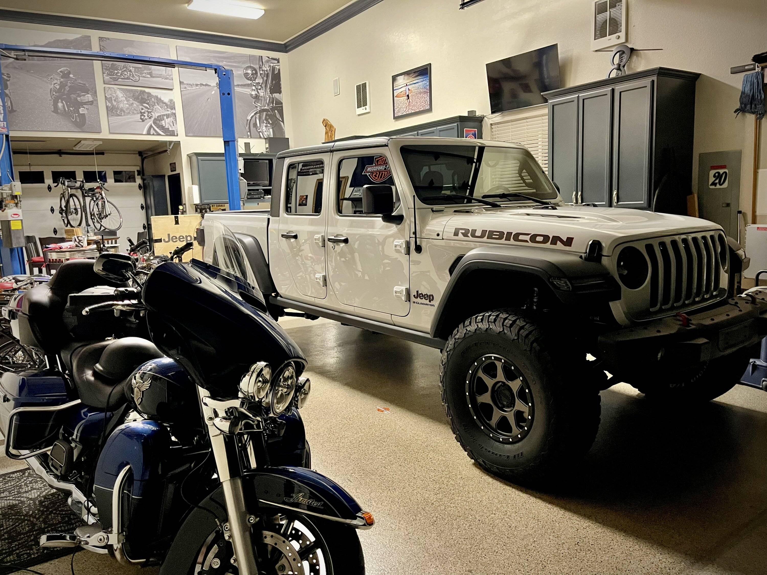 Jeep Gladiator Motorcycle riders? What do you ride? Pic/Info Thread! IMG_1288