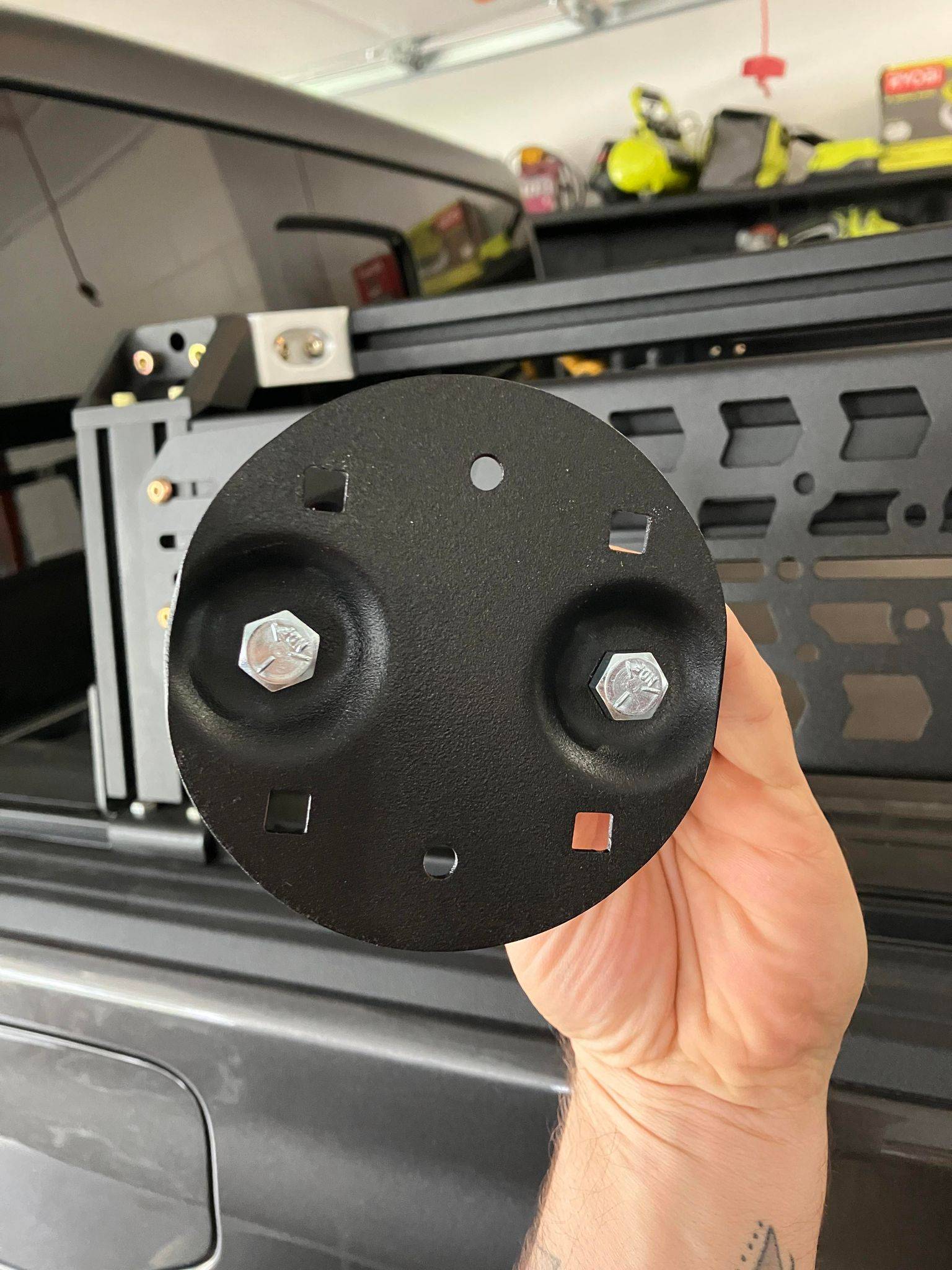 Jeep Gladiator How on earth did you mount your Rotopax plates to your Xtrusion Overland bedrack? 339413847_1657459561682069_108991332275276298_n