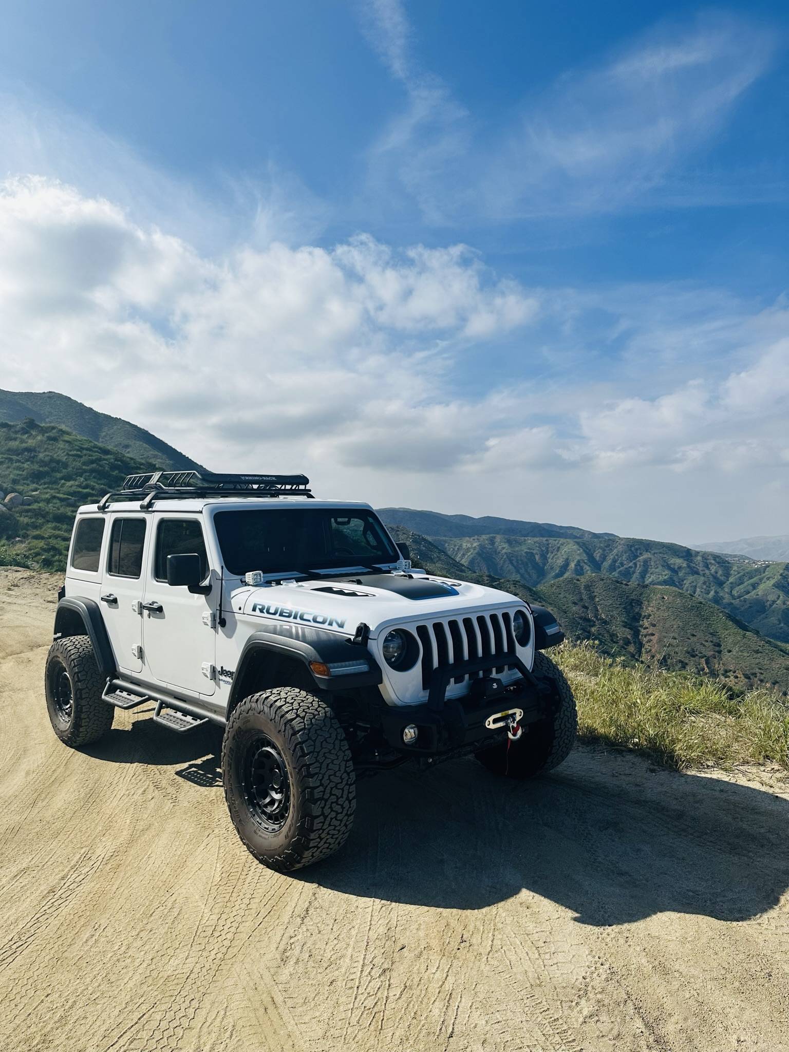 Jeep Gladiator Rubicon 4xe wheels for sale 5 of them IMG_0091