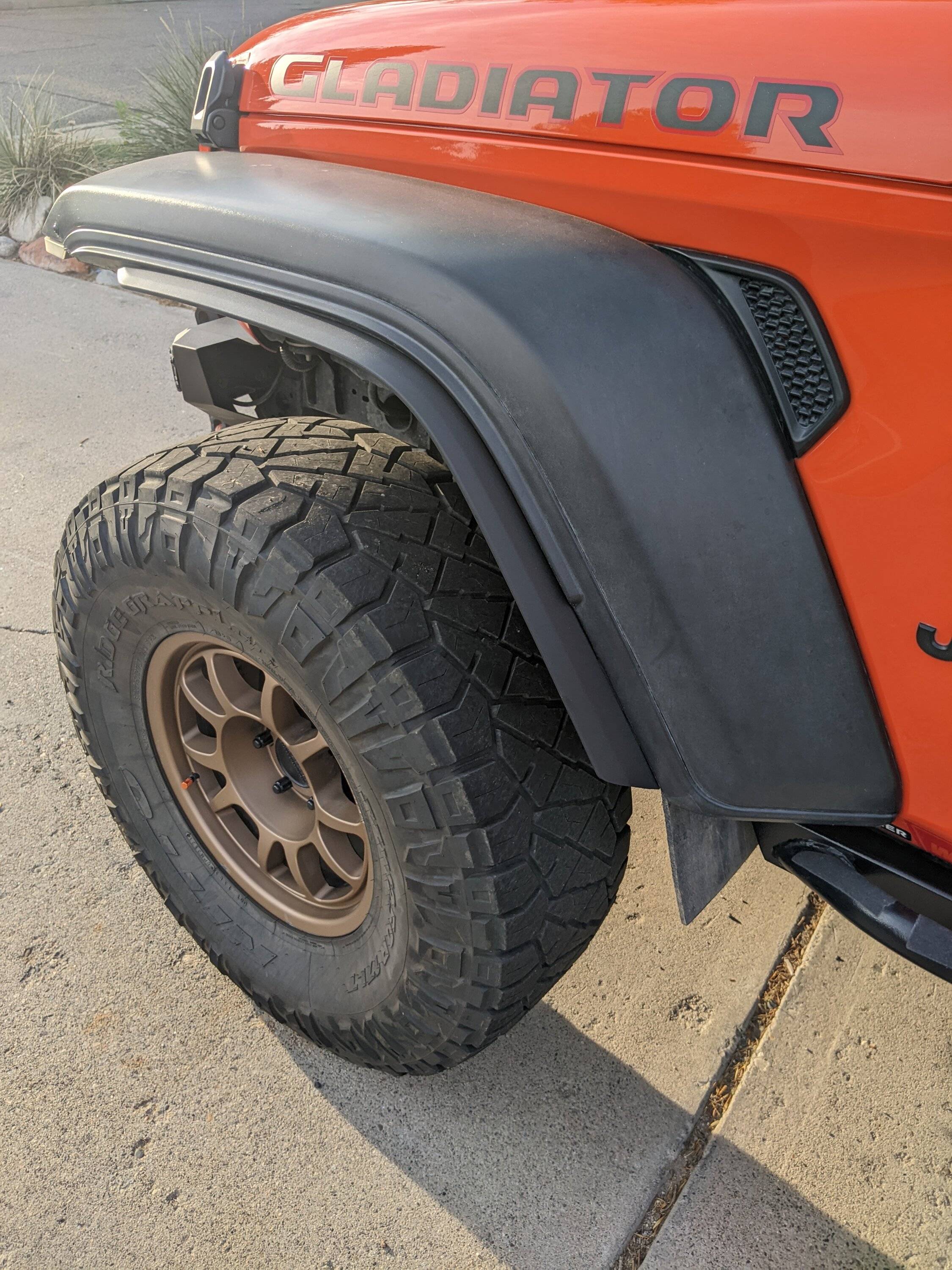 Jeep Gladiator Recon Extreme fender flare spats / extensions for Max Tow PXL_20220803_010133775