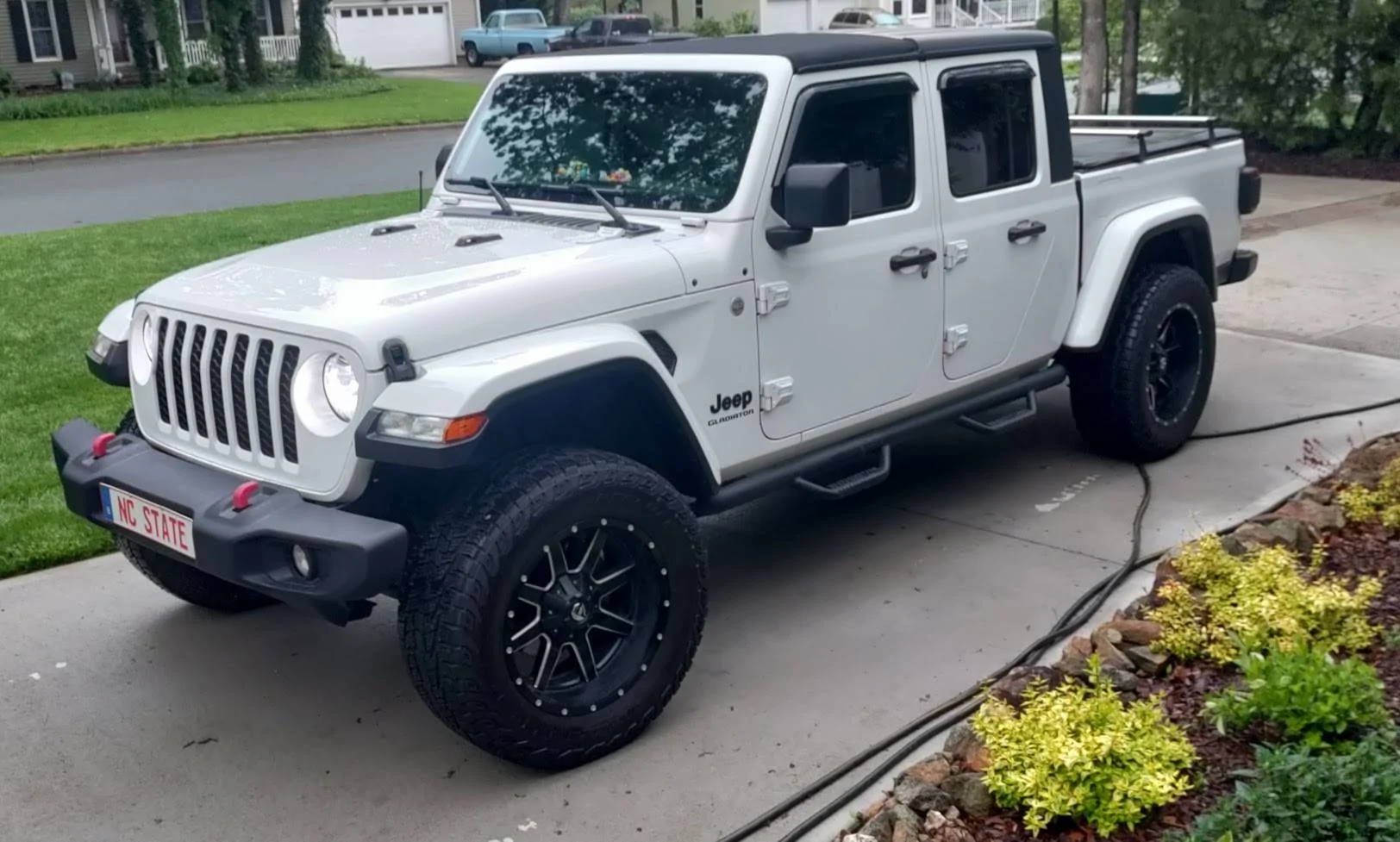 Jeep Gladiator Fender Question - Mojave vs Sport S IMG_20230415_072940