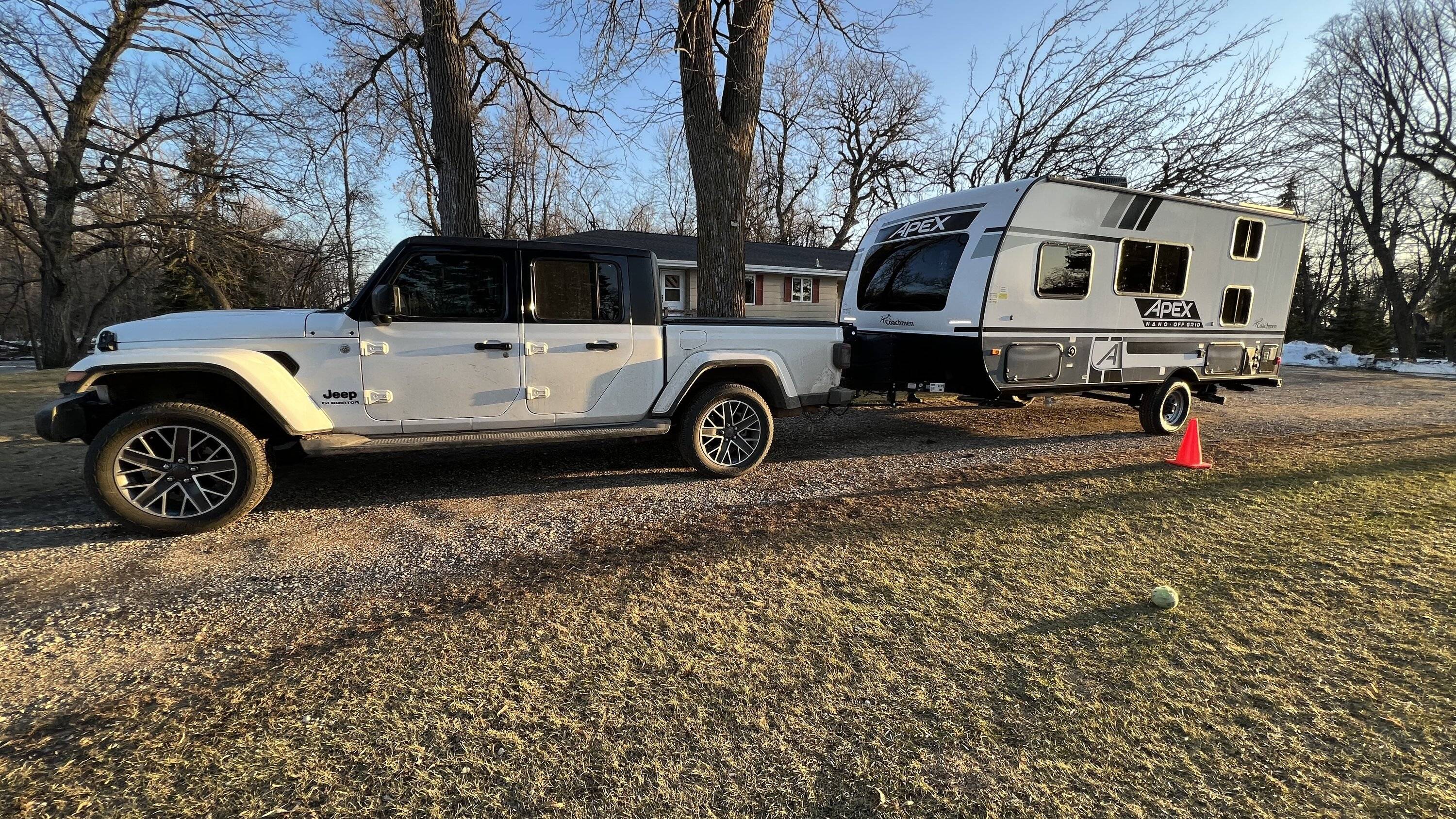 Jeep Gladiator Wrapped pillars/faux half door look tempImagefZiKmf