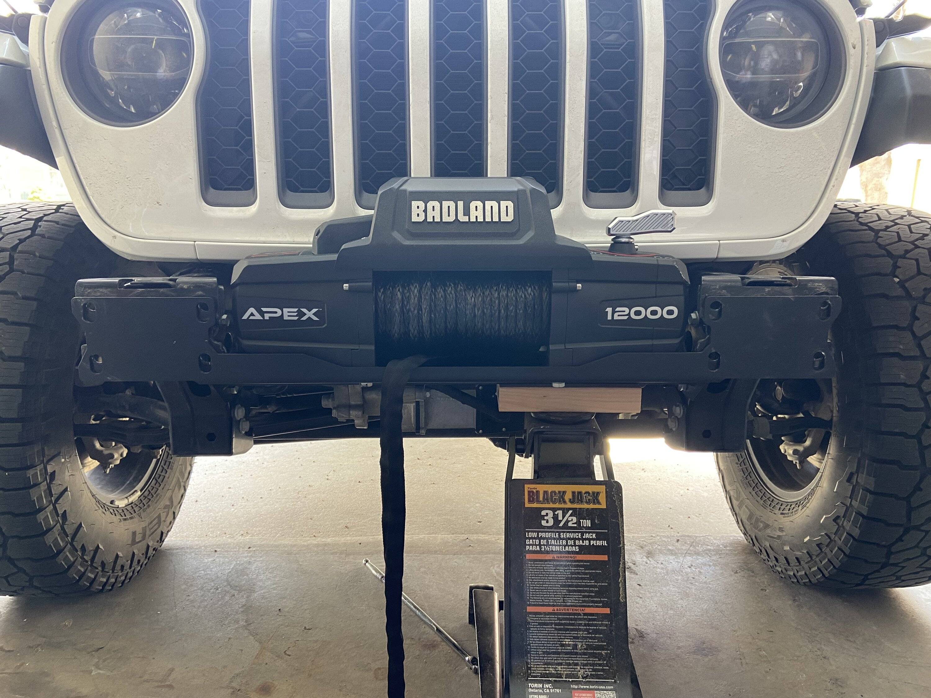 Jeep Gladiator Badlands Apex 12 / steel oem bumper IMG_5044.JPG