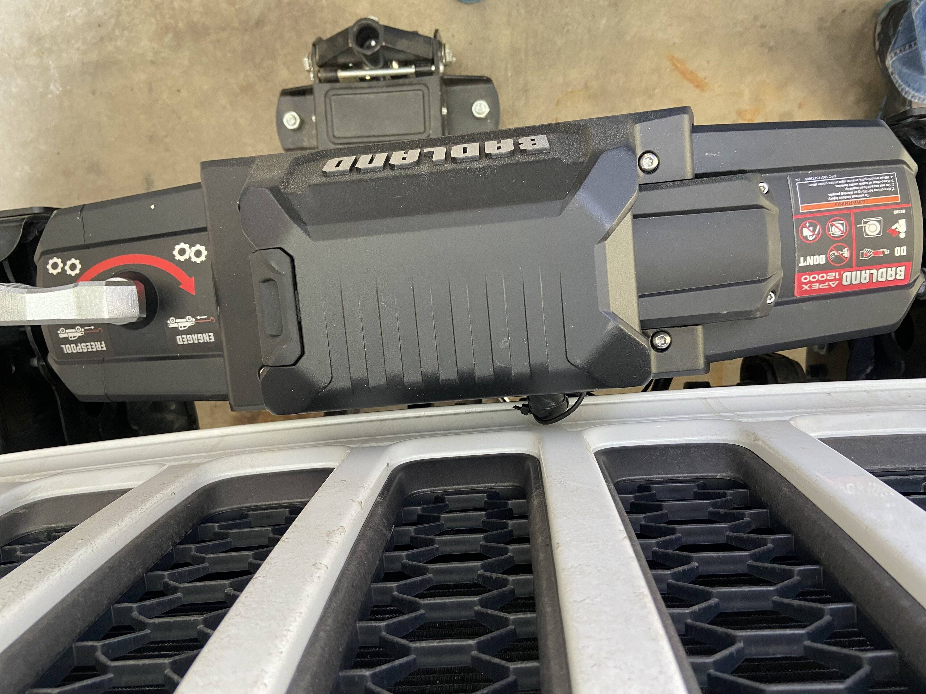 Jeep Gladiator Badlands Apex 12 / steel oem bumper IMG_5045.JPG
