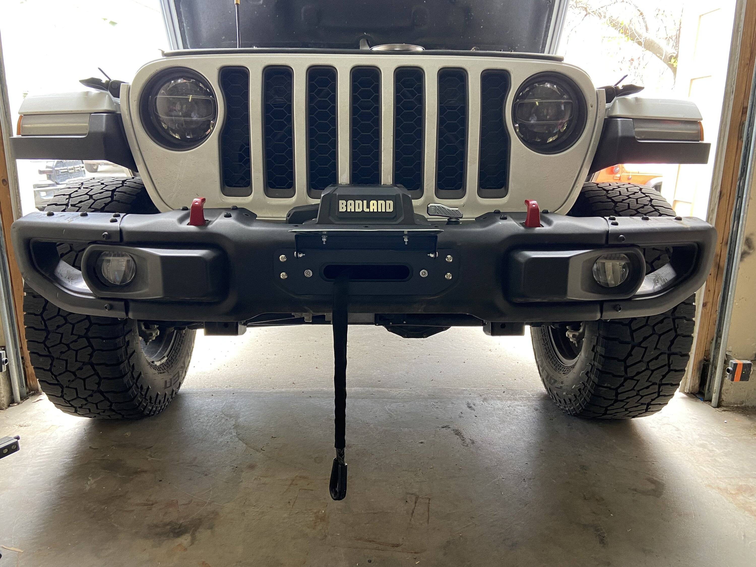 Jeep Gladiator Badlands Apex 12 / steel oem bumper IMG_5051.JPG