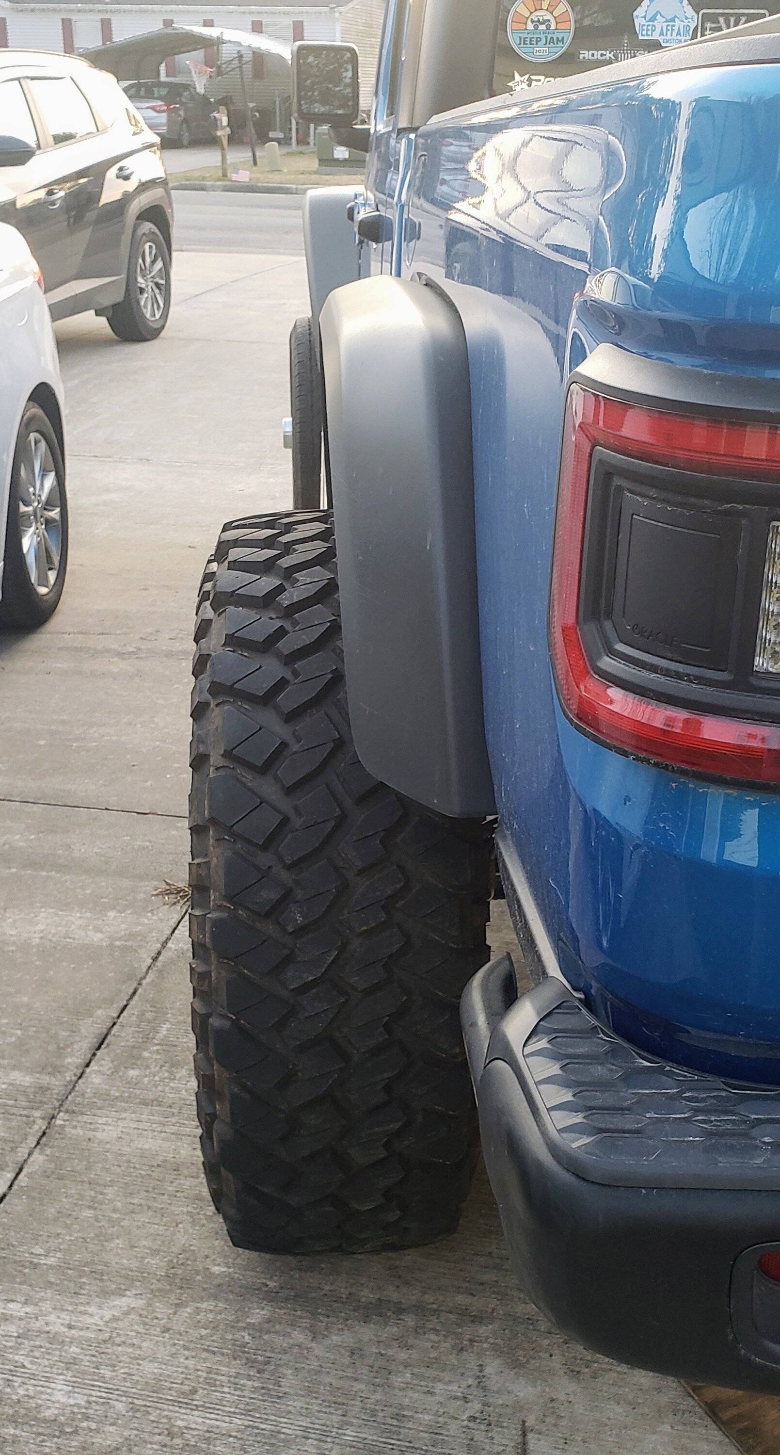 Jeep Gladiator Anyone with 70” axle width? What is too wide an offset? 20230222_174423~2