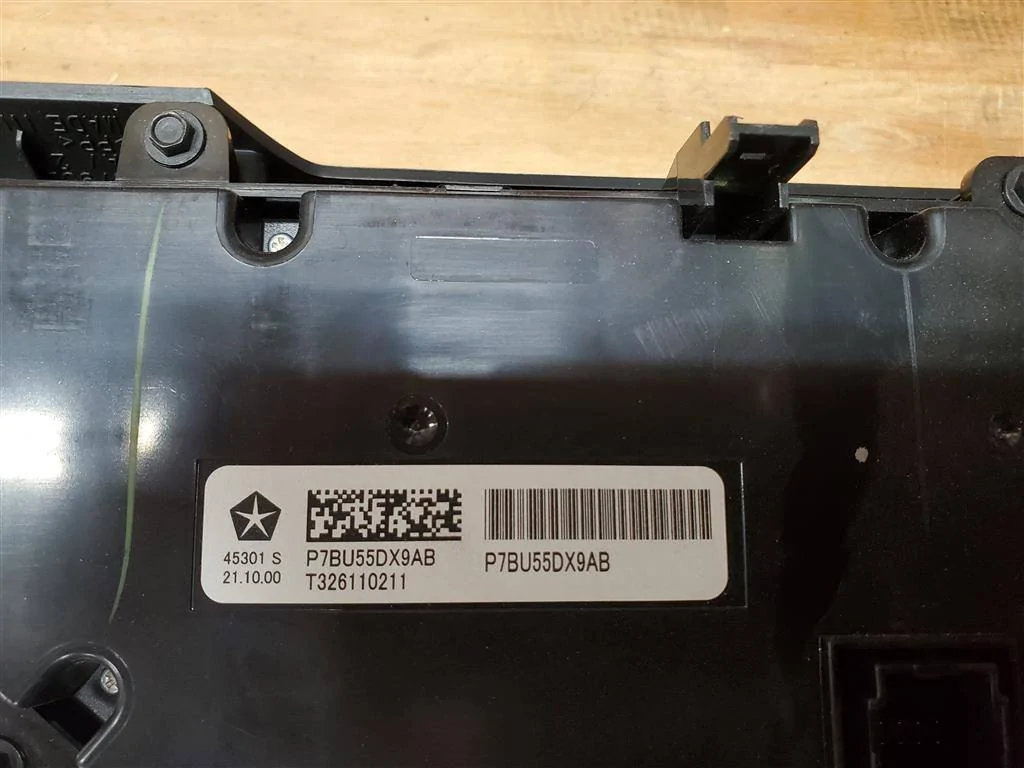 Jeep Gladiator 7" Uconnect with Sirius, bezel, unlock code. Dual Zone HVAC controls.  Prices lowered. 20230404_132558 (Medium)