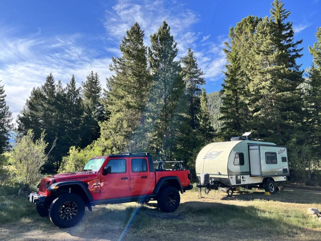 Jeep Gladiator What camper are you towing with  your eco-diesel? 1681857785431
