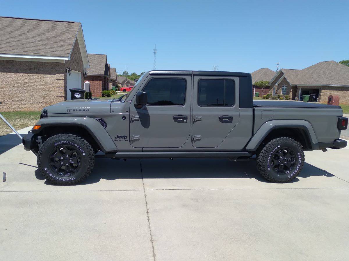 Jeep Gladiator Let's see your 285/75 17 tires 20230418_132332