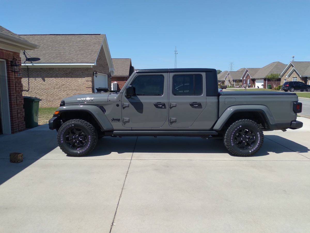 Jeep Gladiator Let's see your 285/75 17 tires 20230418_143221
