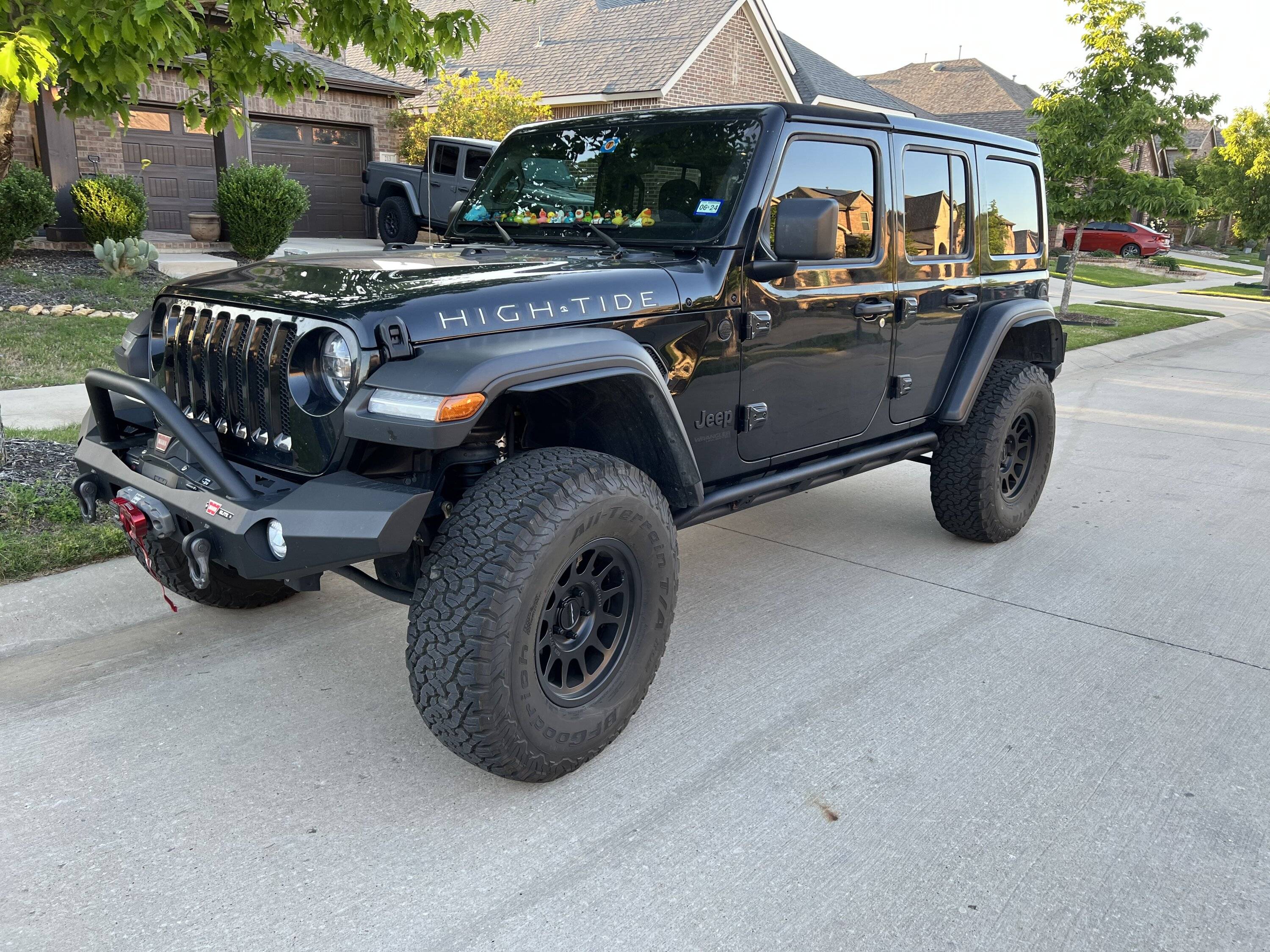 Jeep Gladiator Convincing argument for full width bumper. Change my mind IMG_0727