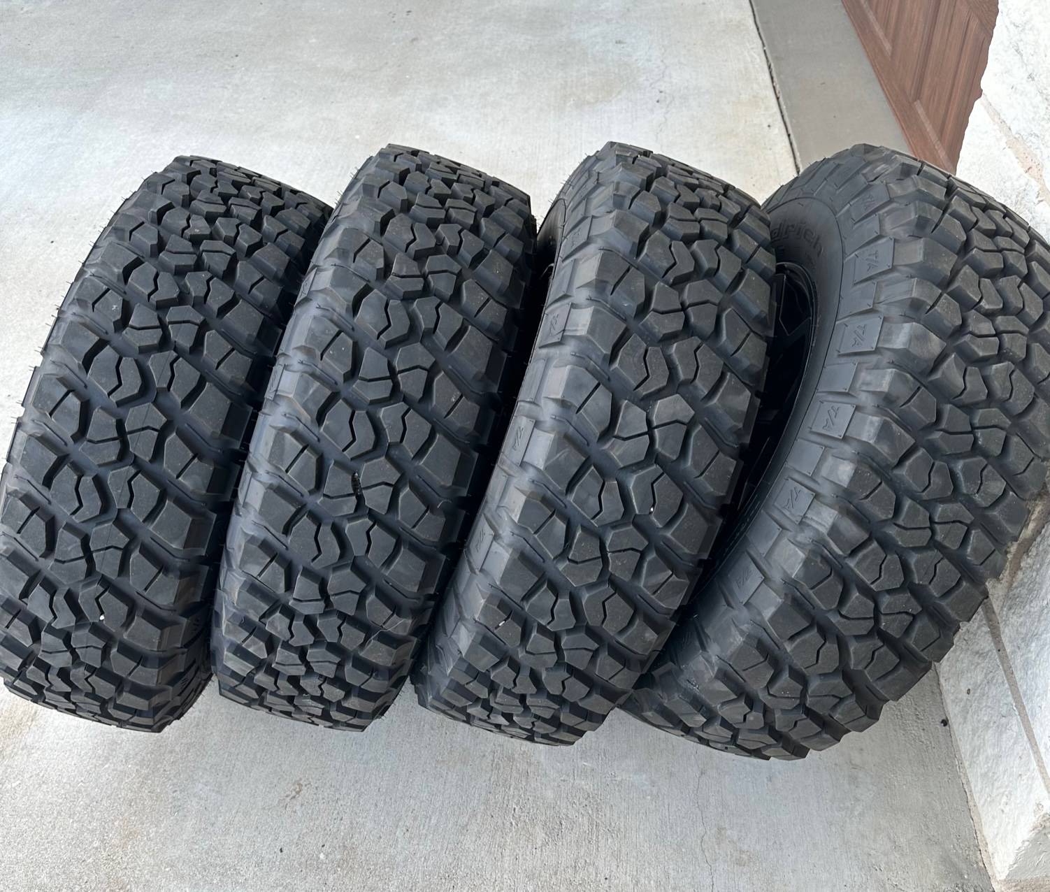 Jeep Gladiator 2023 Jeep Willys OEM Wheels and BFG Tires IMG_2718