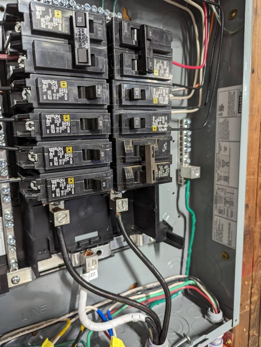 Jeep Gladiator Buying a Level 2 charger showed me a panel problem..... PXL_20230419_205157066.MP