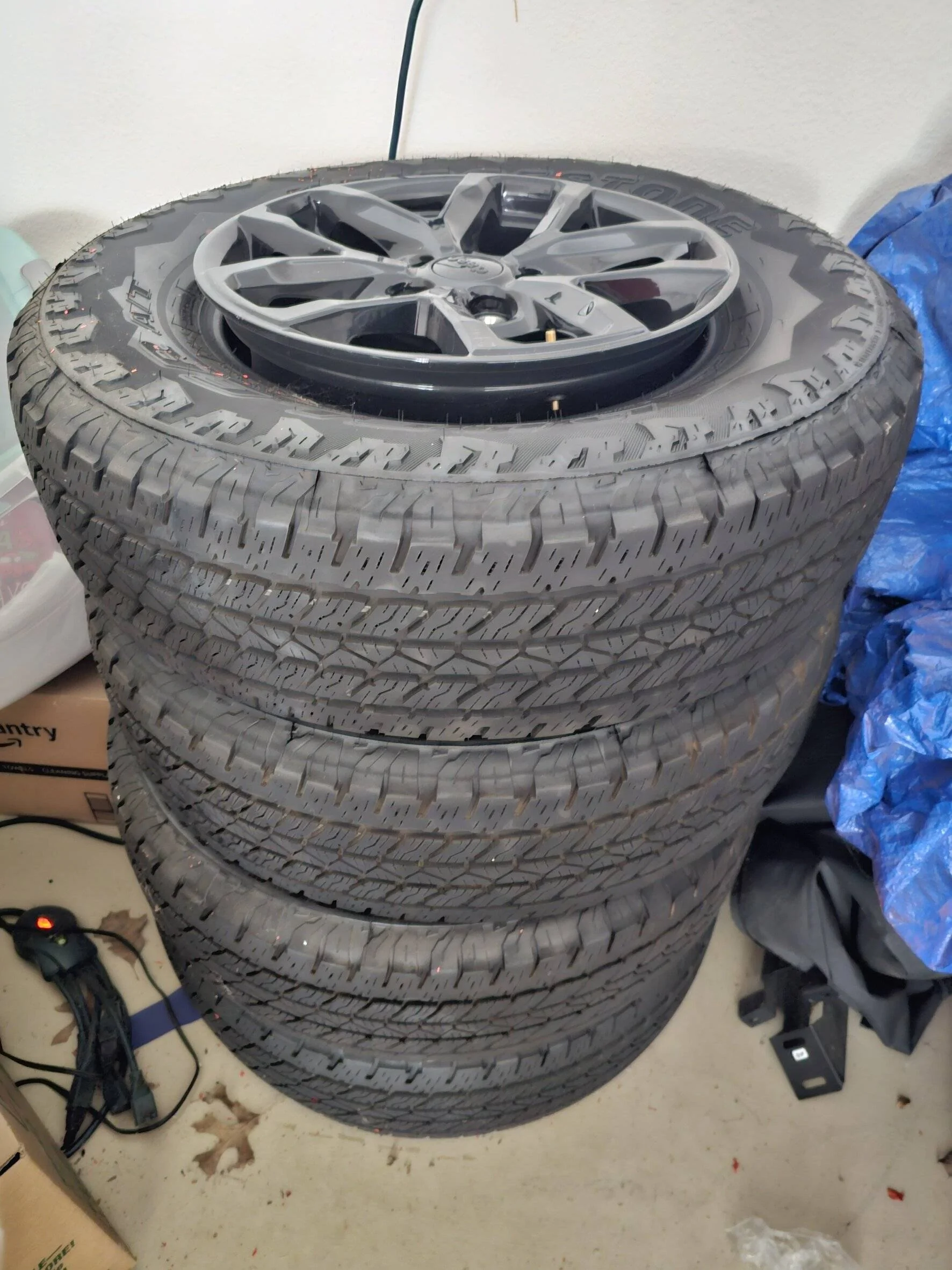 Jeep Gladiator FS - Wheel/Tires (new), 7in UC, Bumper, Tonneau cover - need sold ASAP (Austin, TX) 20230419_101743