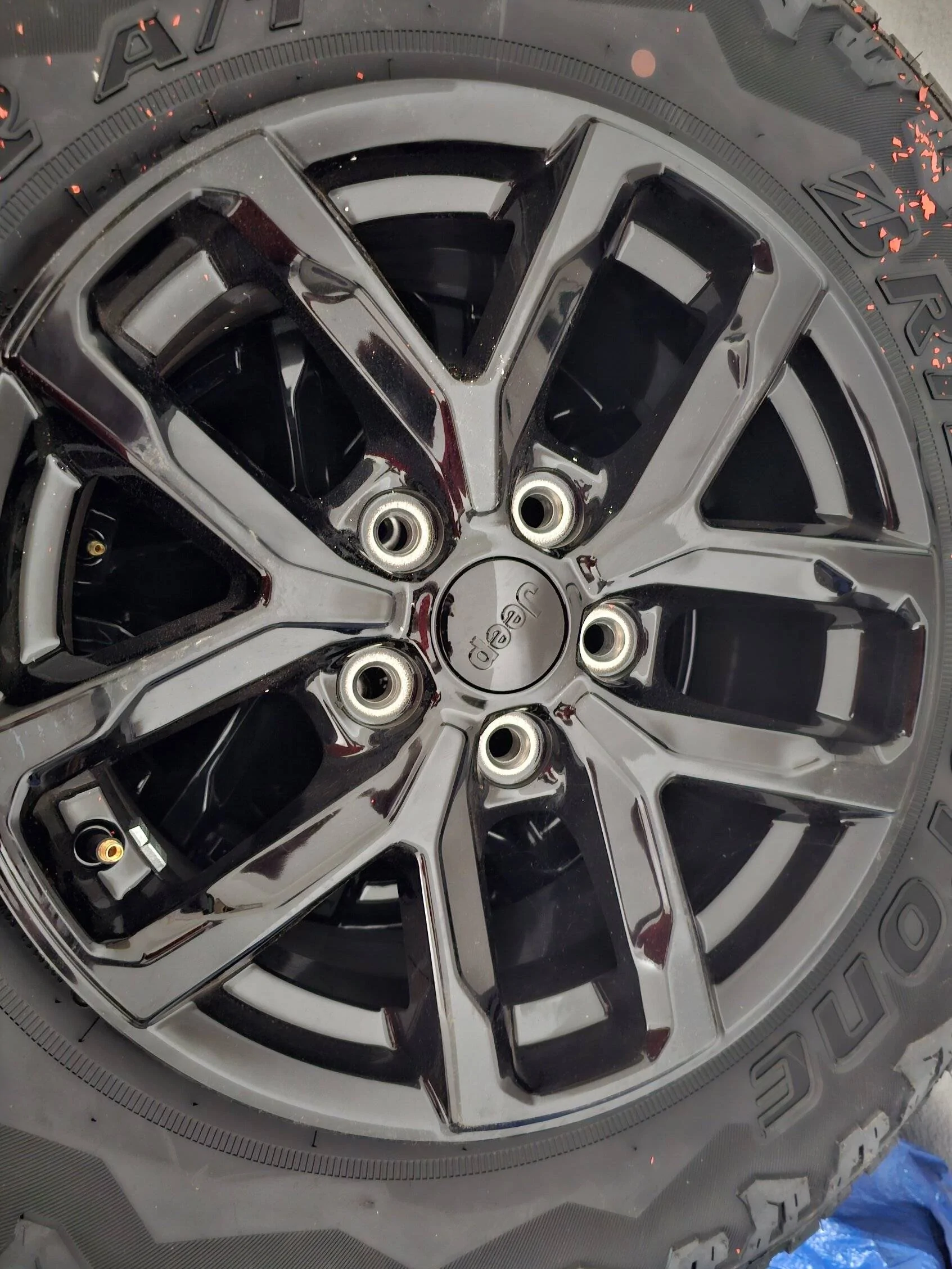 Jeep Gladiator FS - Wheel/Tires (new), 7in UC, Bumper, Tonneau cover - need sold ASAP (Austin, TX) 20230419_101734