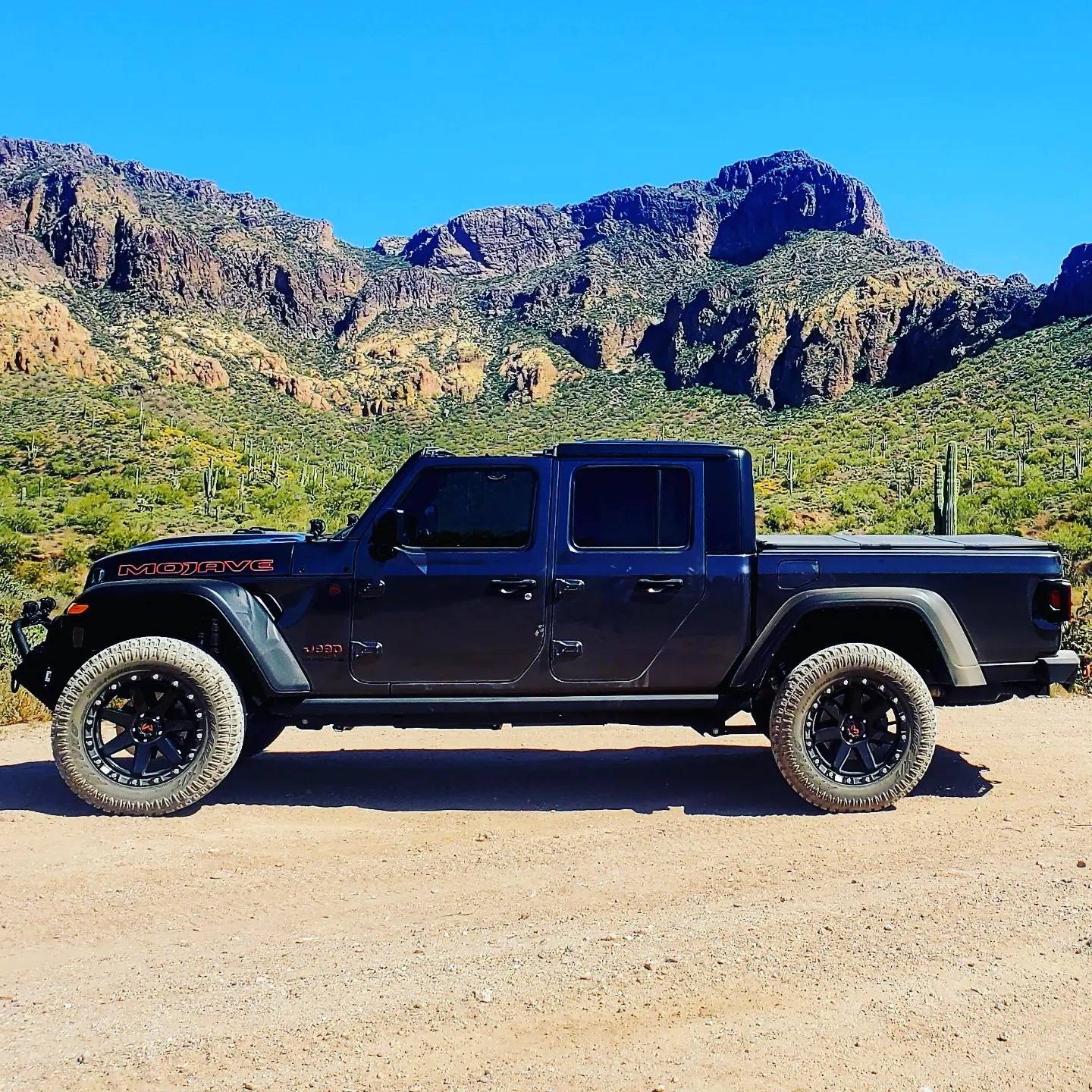 Jeep Gladiator MOJAVE Edition Gladiator JT Club MojaveBulldogCanyon