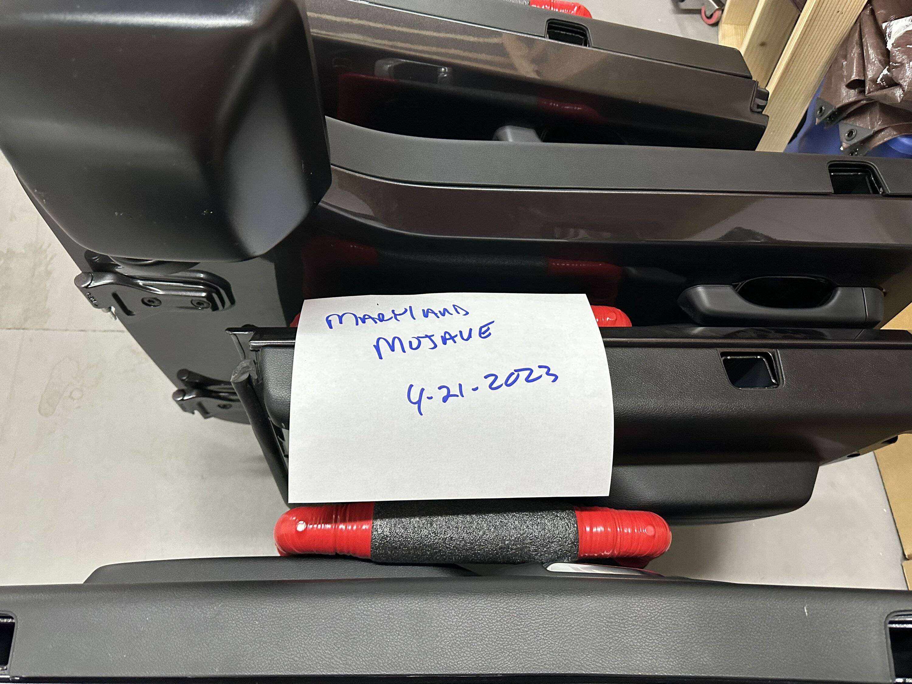 Jeep Gladiator Granite Crystal half doors with premium uppers. $5500 5DA46988-36A3-4D3E-BF0D-F1245F181A1A