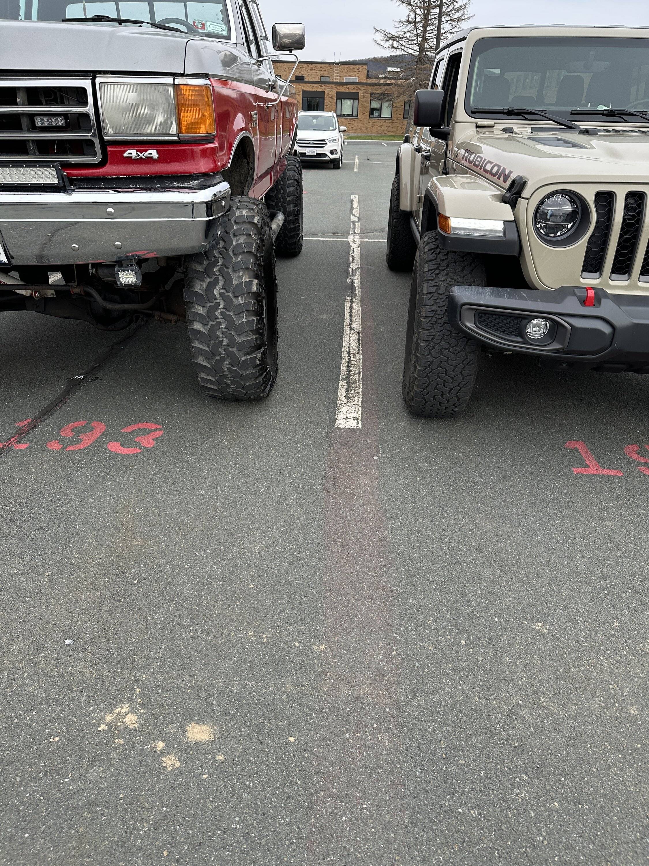 Jeep Gladiator Opinions before I order wheels/tires 7076DB12-1870-4088-9040-E10EF3184B95