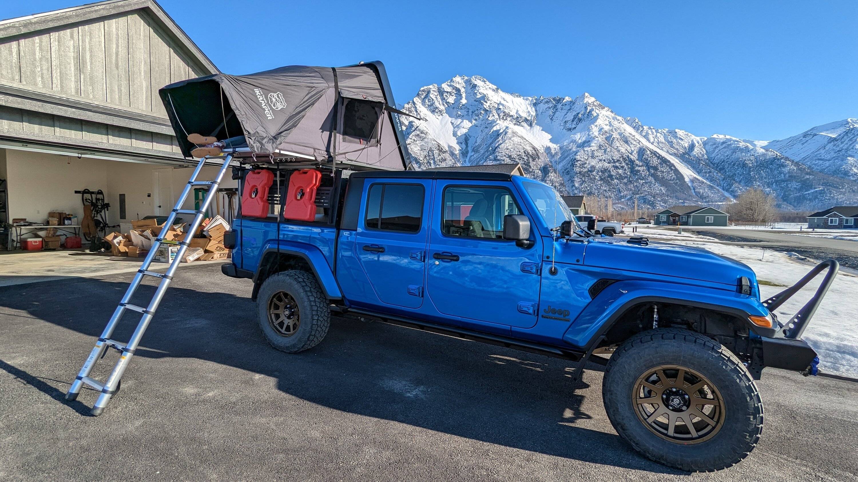 Jeep Gladiator Alaska Daily Drivers: Hydro Blue 80A and Bright White JTR PXL_20230422_023208380
