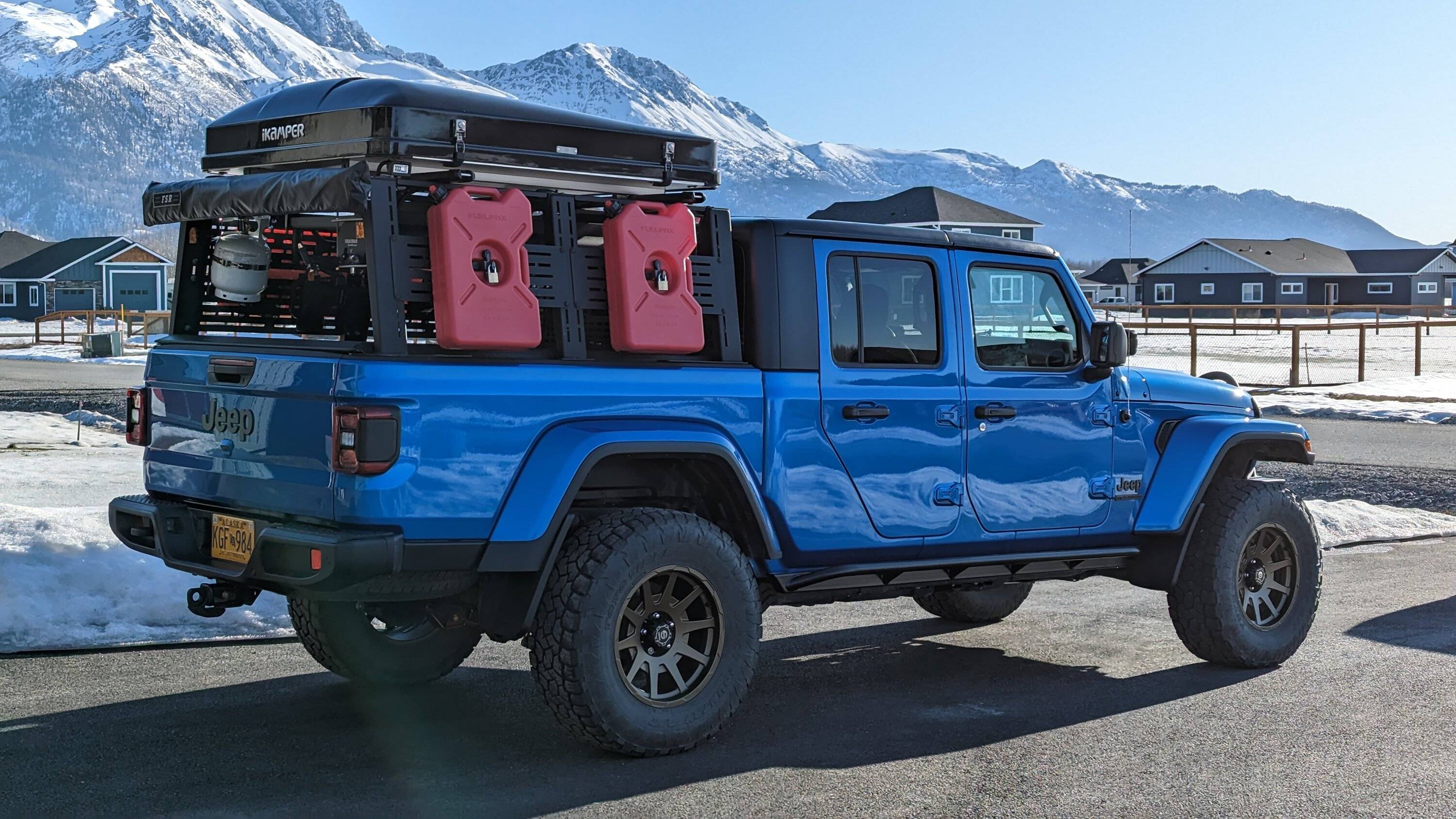 Jeep Gladiator Alaska Daily Drivers: Hydro Blue 80A and Bright White JTR PXL_20230422_024721086