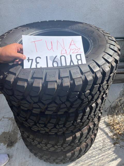 Jeep Gladiator Willys BFG KM2 LT255/75R17 takeoffs $600 IMG_20230422_155914