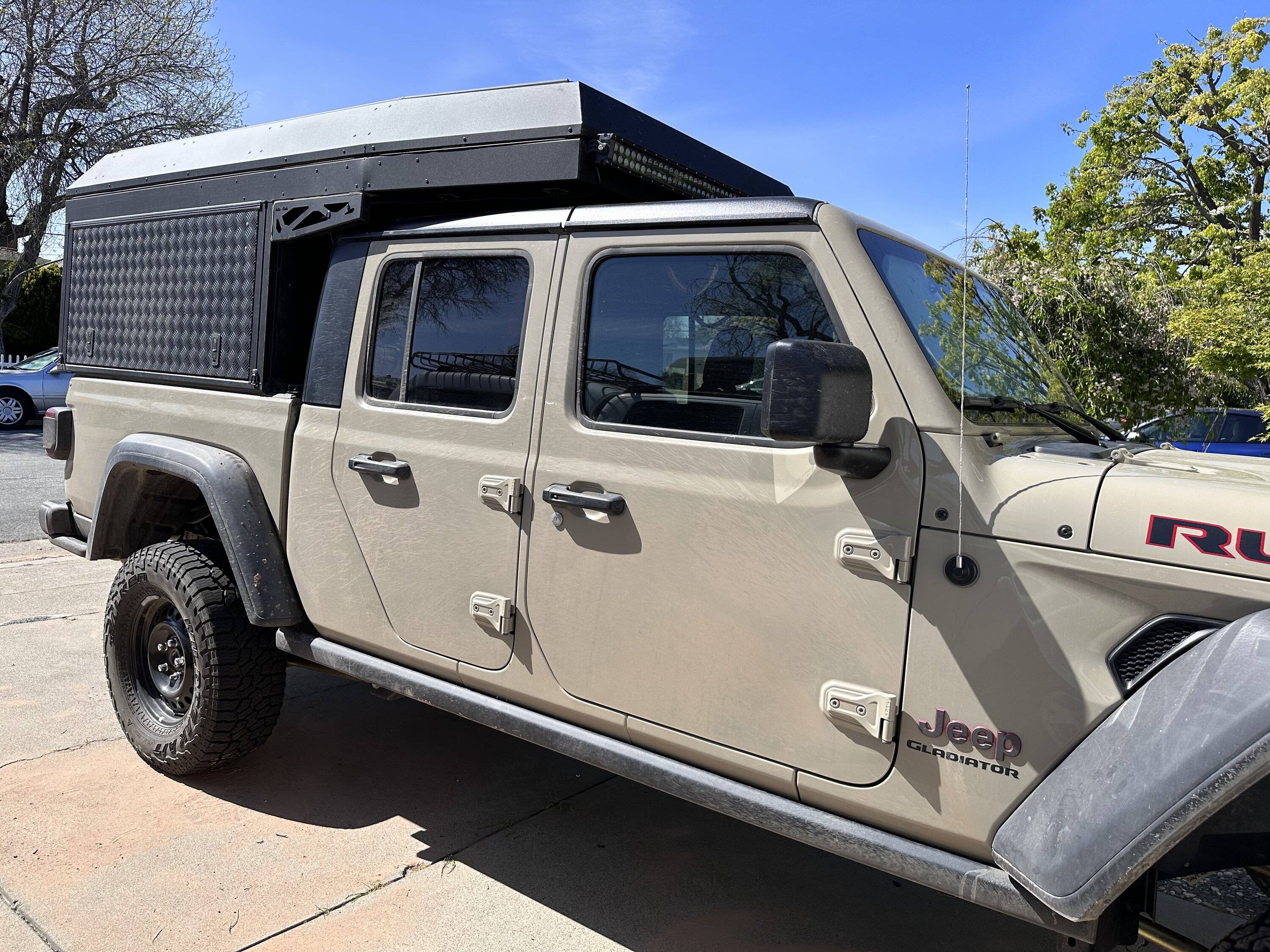 Jeep Gladiator Alu-Cab Canopy Camper Roll Call 53A4F3CF-632C-40F1-8131-5DC2A64A6067