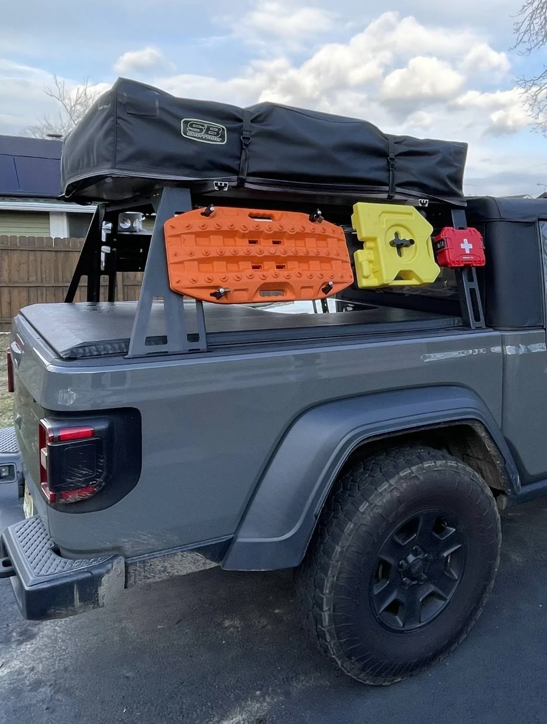 Jeep Gladiator JCR Full Bed Rack/ Smittybilt tent IMG_0216