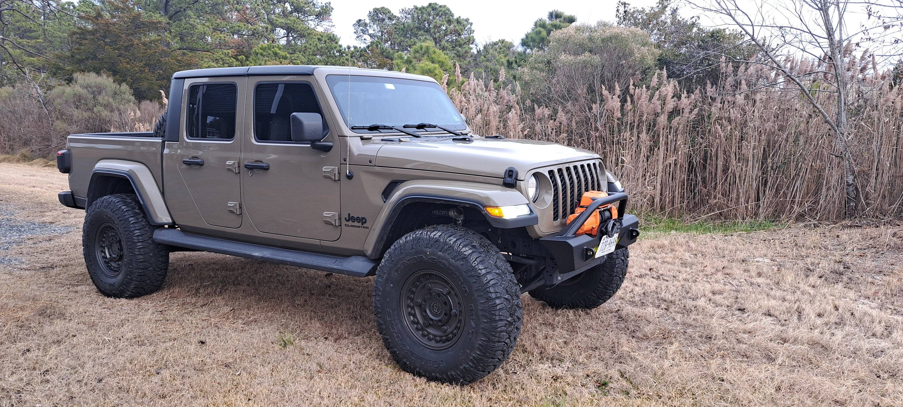 Jeep Gladiator guys with 2.5" and 3.5" lifts 20221214_153449