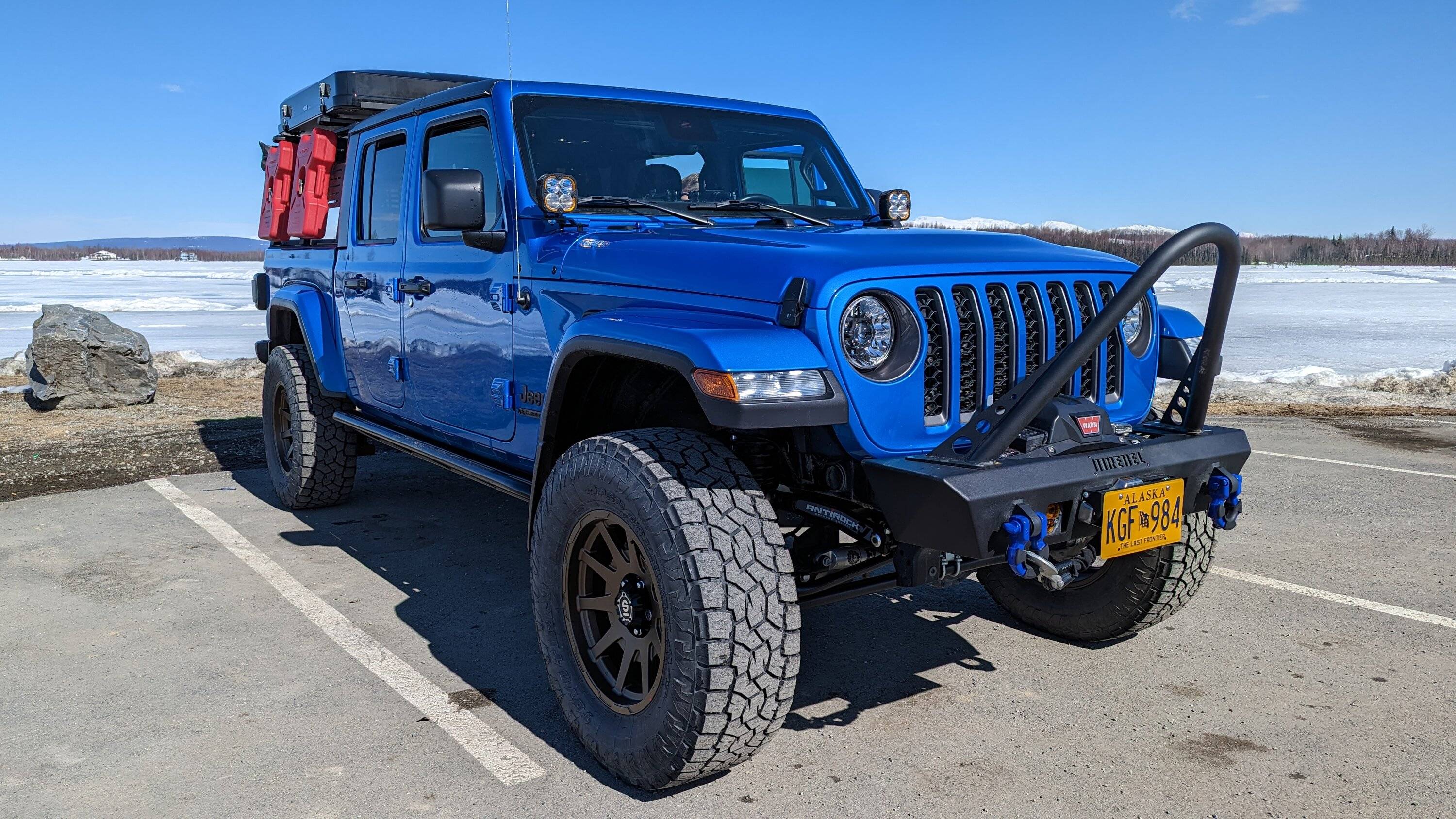 Jeep Gladiator Alaska Daily Drivers: Hydro Blue 80A and Bright White JTR PXL_20230423_214218588