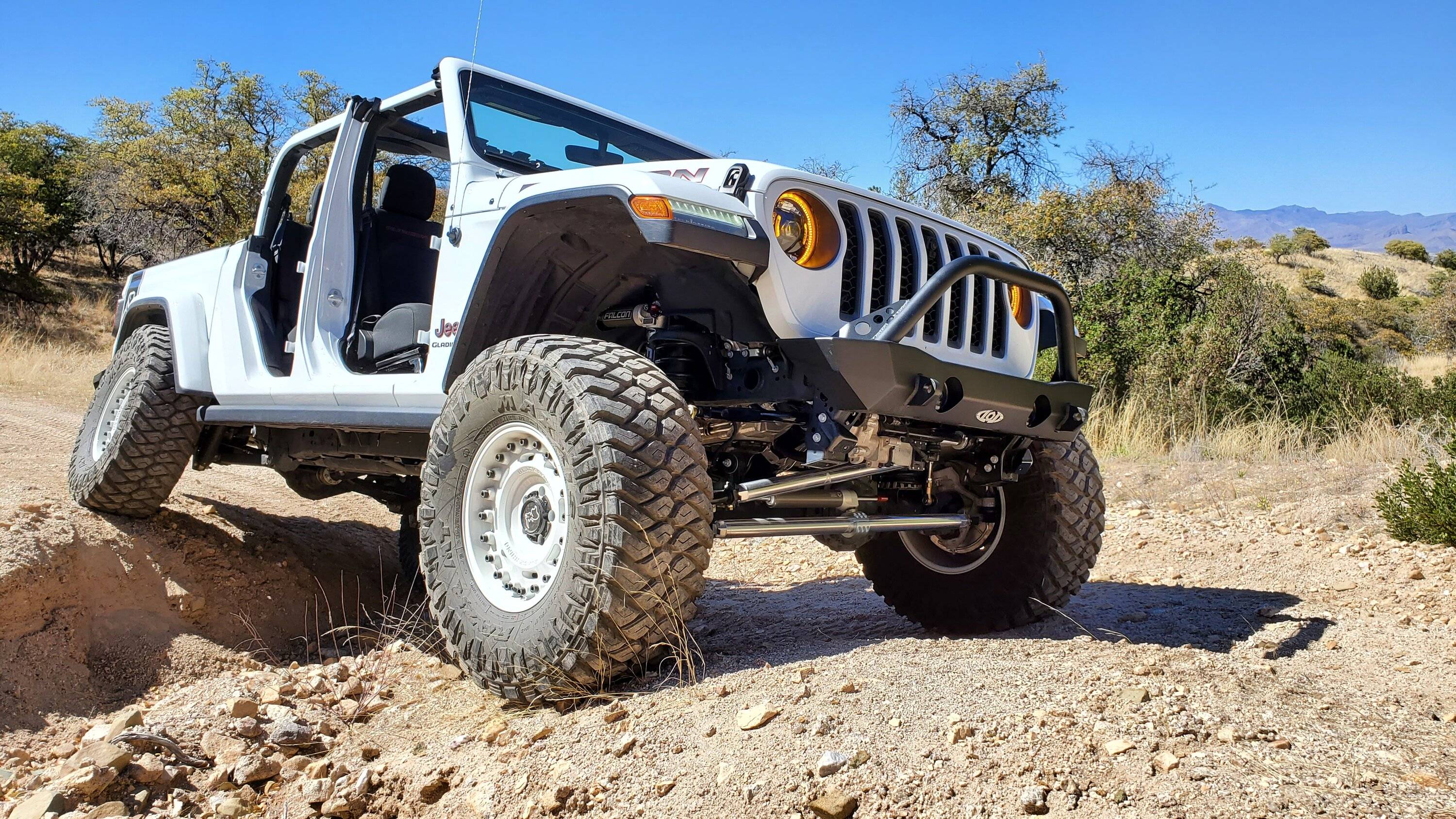 Jeep Gladiator guys with 2.5" and 3.5" lifts 20230410_144357