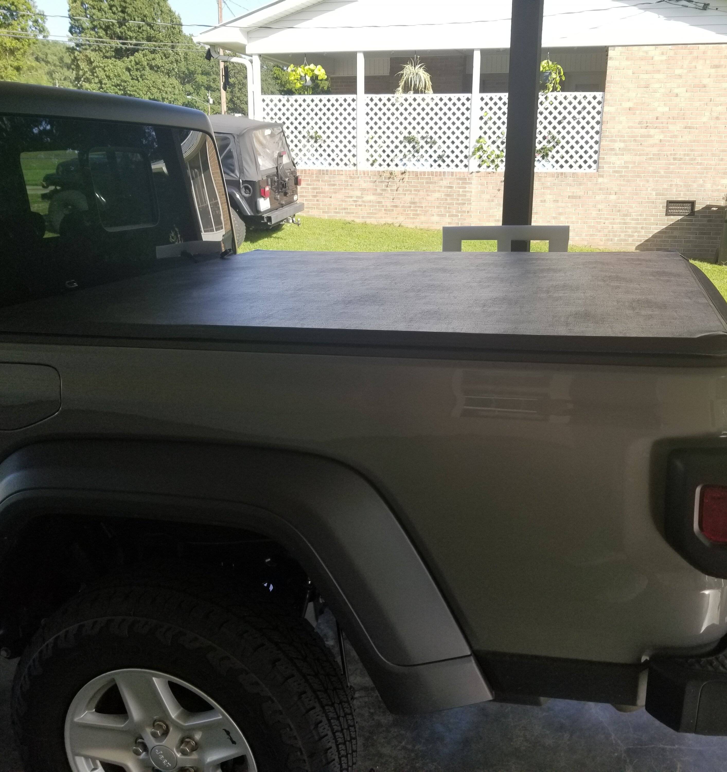Jeep Gladiator Tonneau or not tonneau 20200903_171531_resized