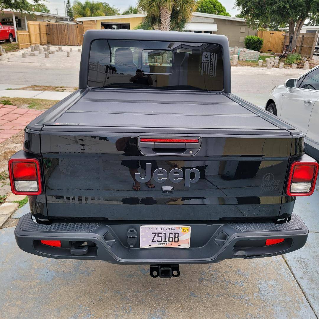 Jeep Gladiator Tonneau or not tonneau thumbnail (2)