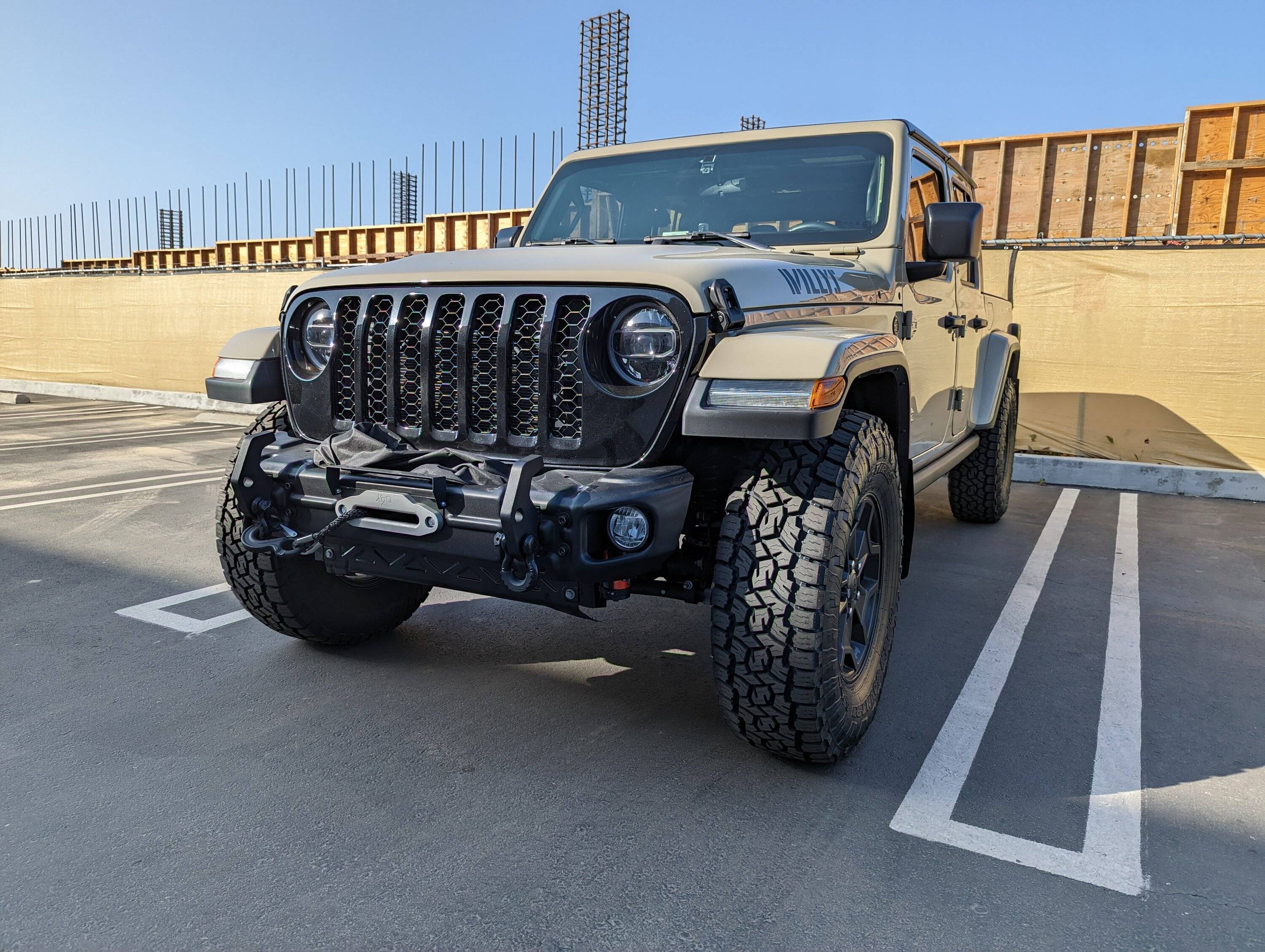 Jeep Gladiator How much rear clearance do I really need? PXL_20230425_000955036