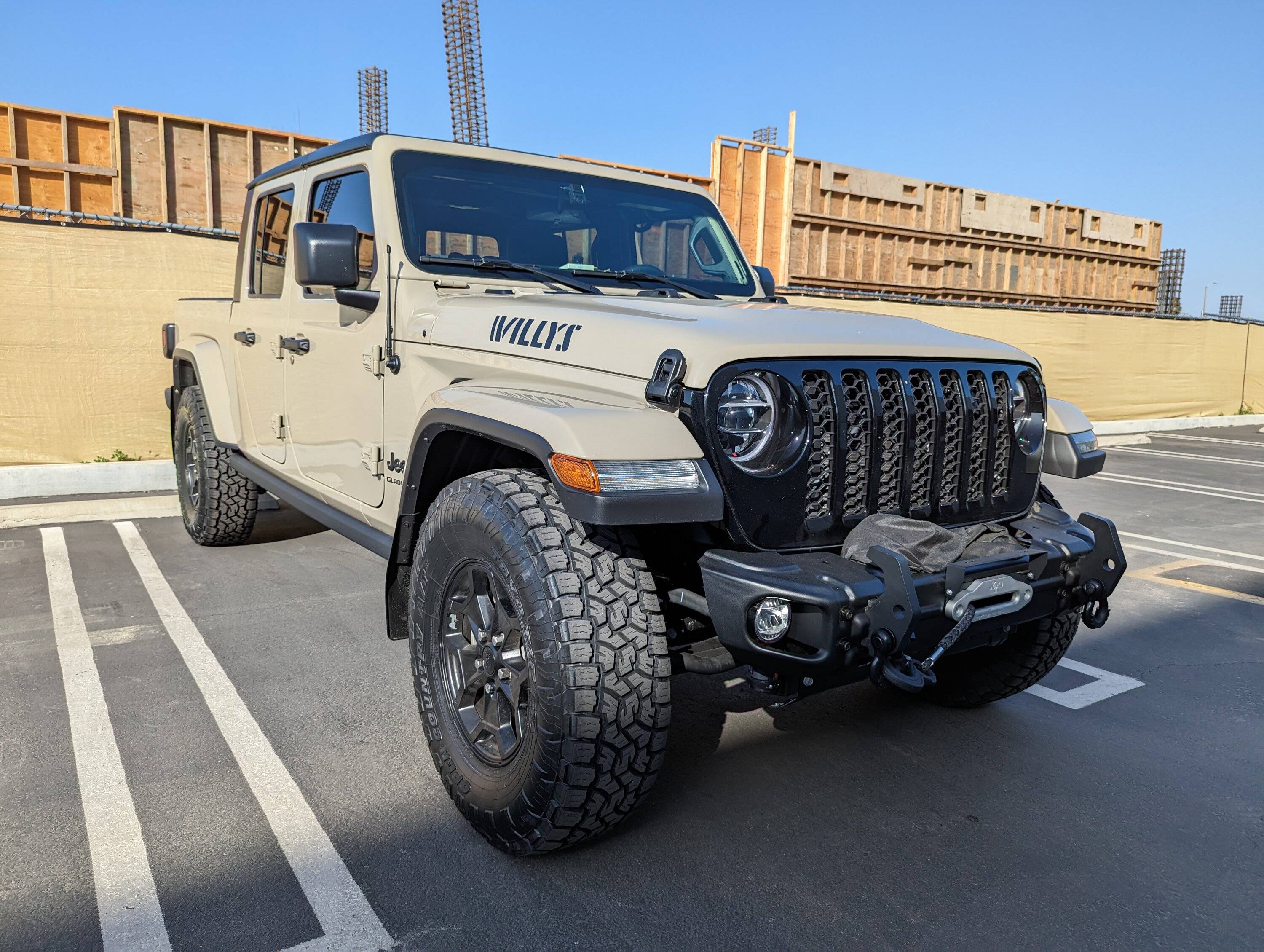 Jeep Gladiator How much rear clearance do I really need? PXL_20230425_001009523