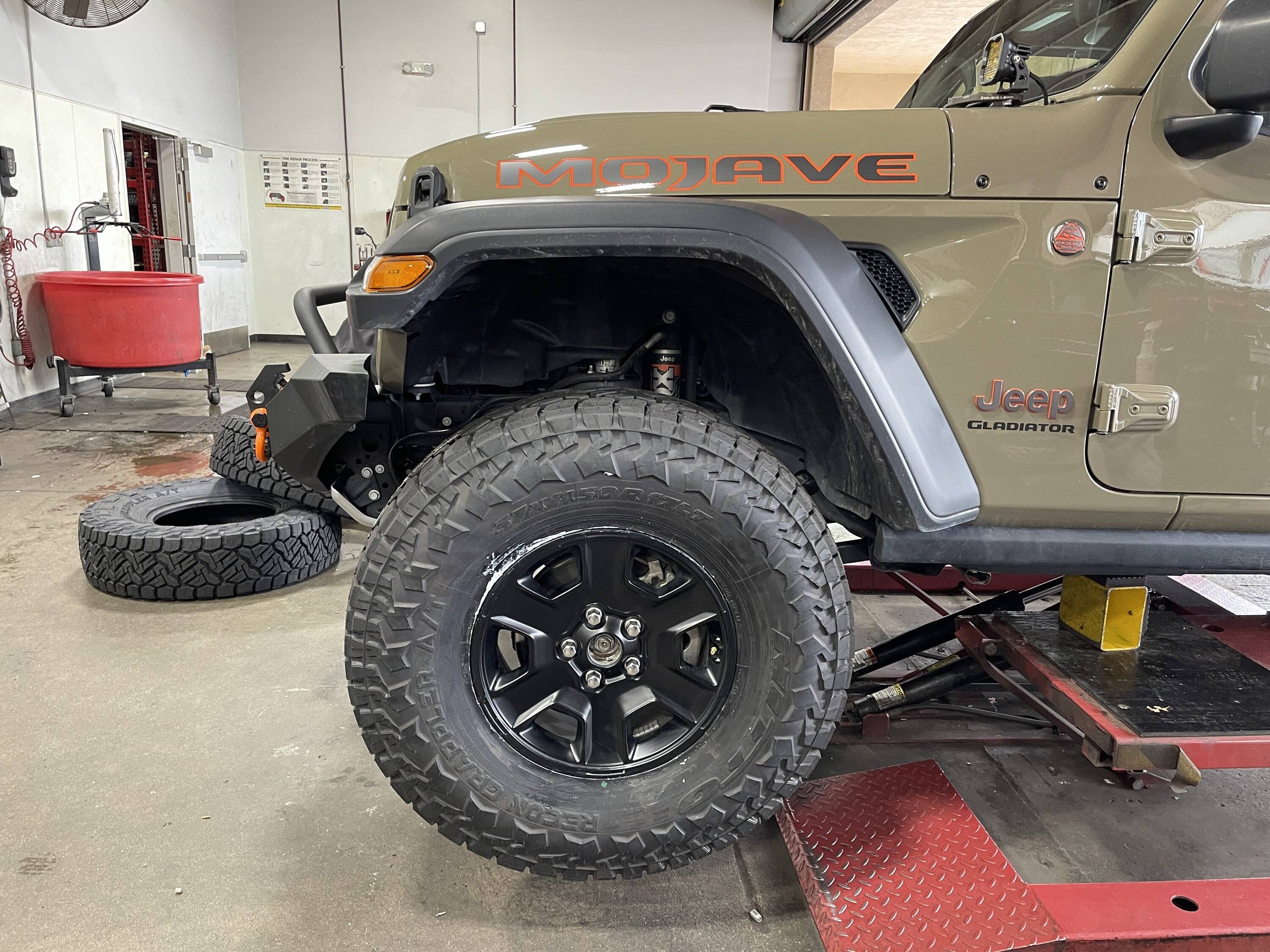 Jeep Gladiator They Do Exist!!! 37X11.50R17 B8CEBD5C-9108-4C3E-ABB7-1487CA4638C8